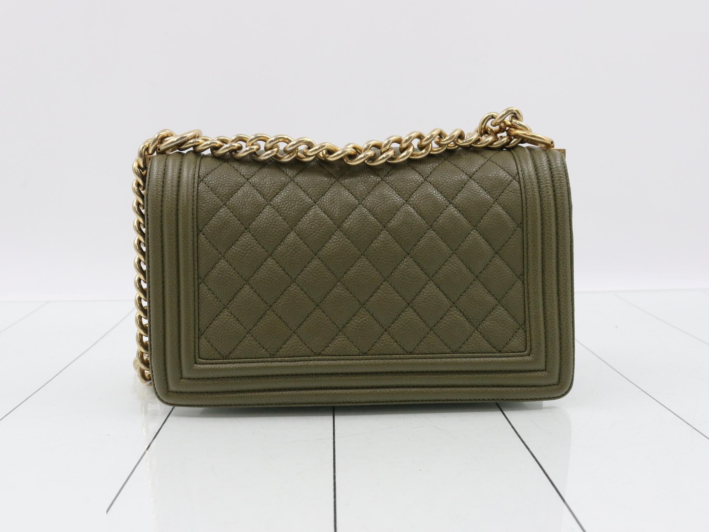 Caviar Skin Boy Chanel Green — view 2