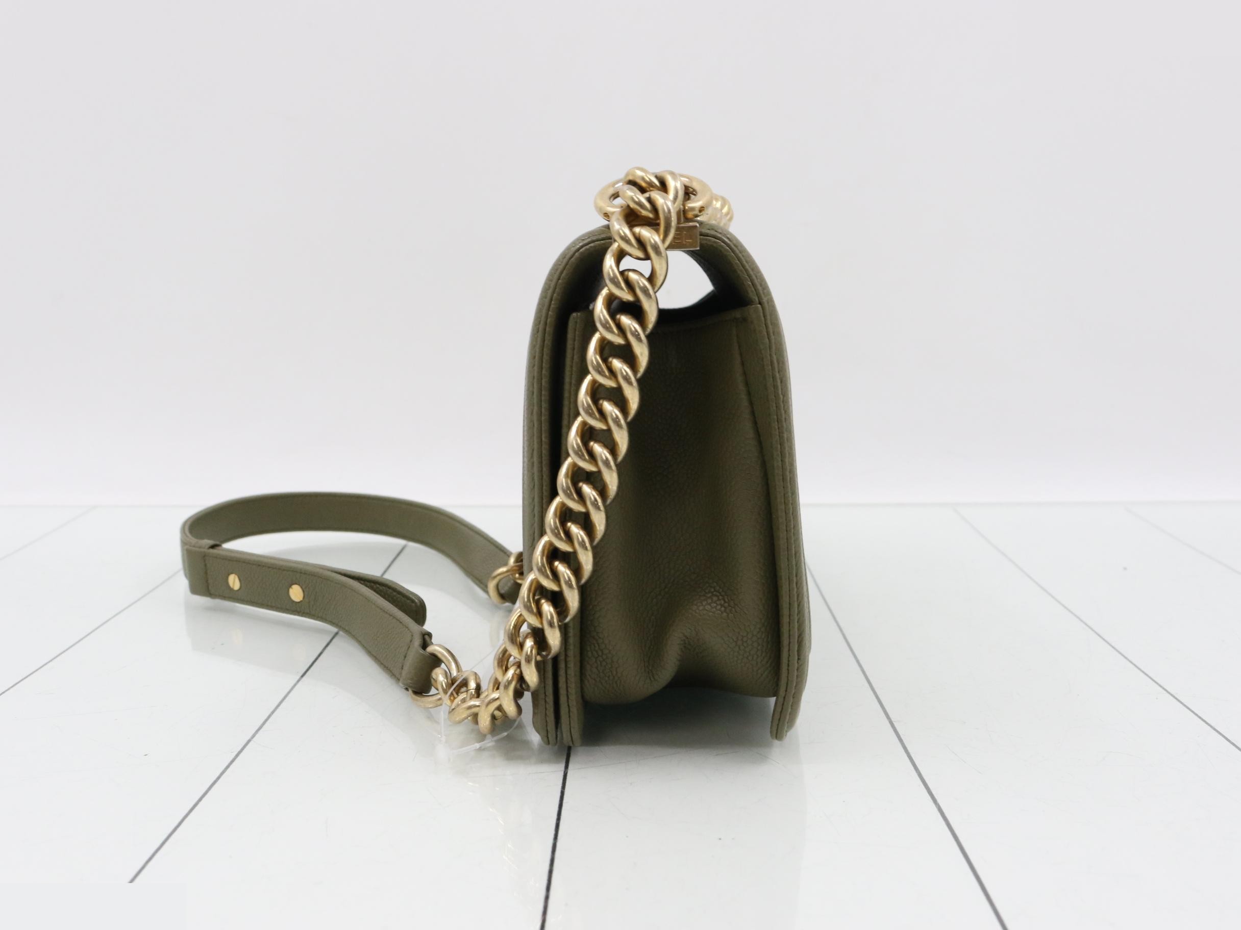 Caviar Skin Boy Chanel Green — view 3