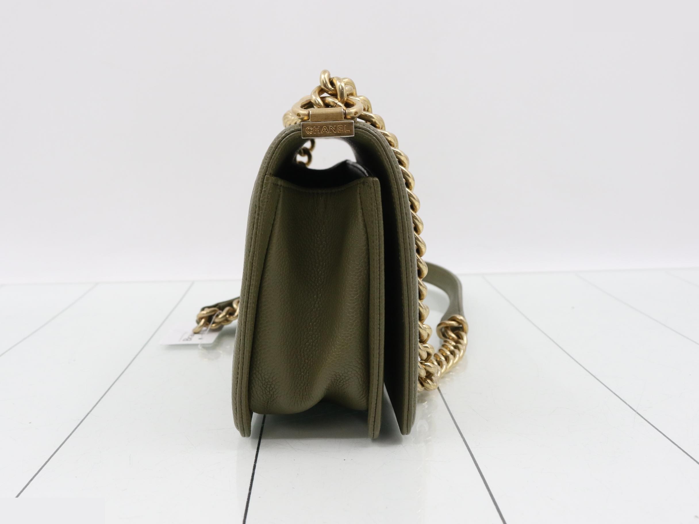 Caviar Skin Boy Chanel Green — view 4