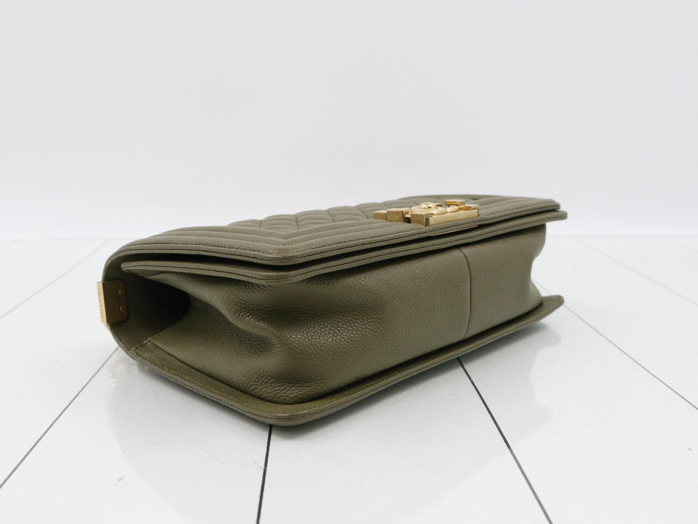 Caviar Skin Boy Chanel Green — view 5
