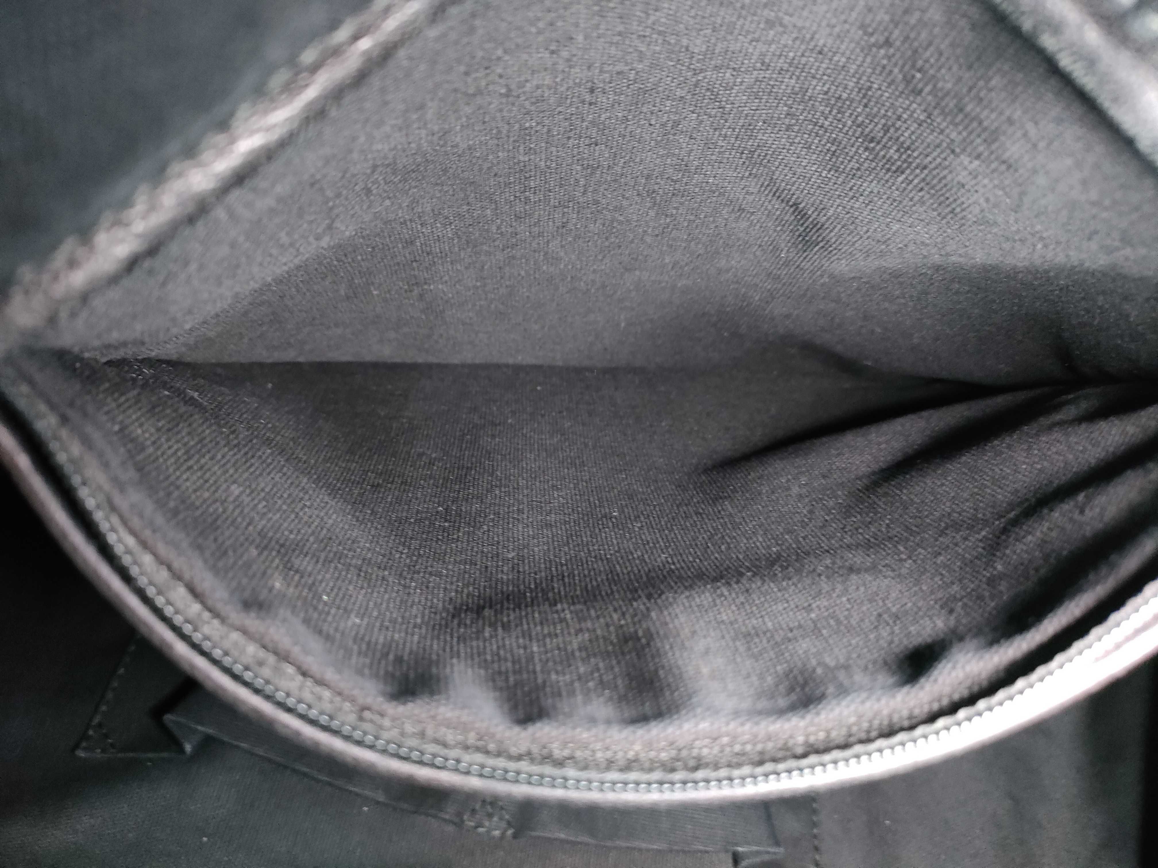 Easy Leather Embossed Gold Hardware Black Handbag Boston Bag with Dust Bag — view 13