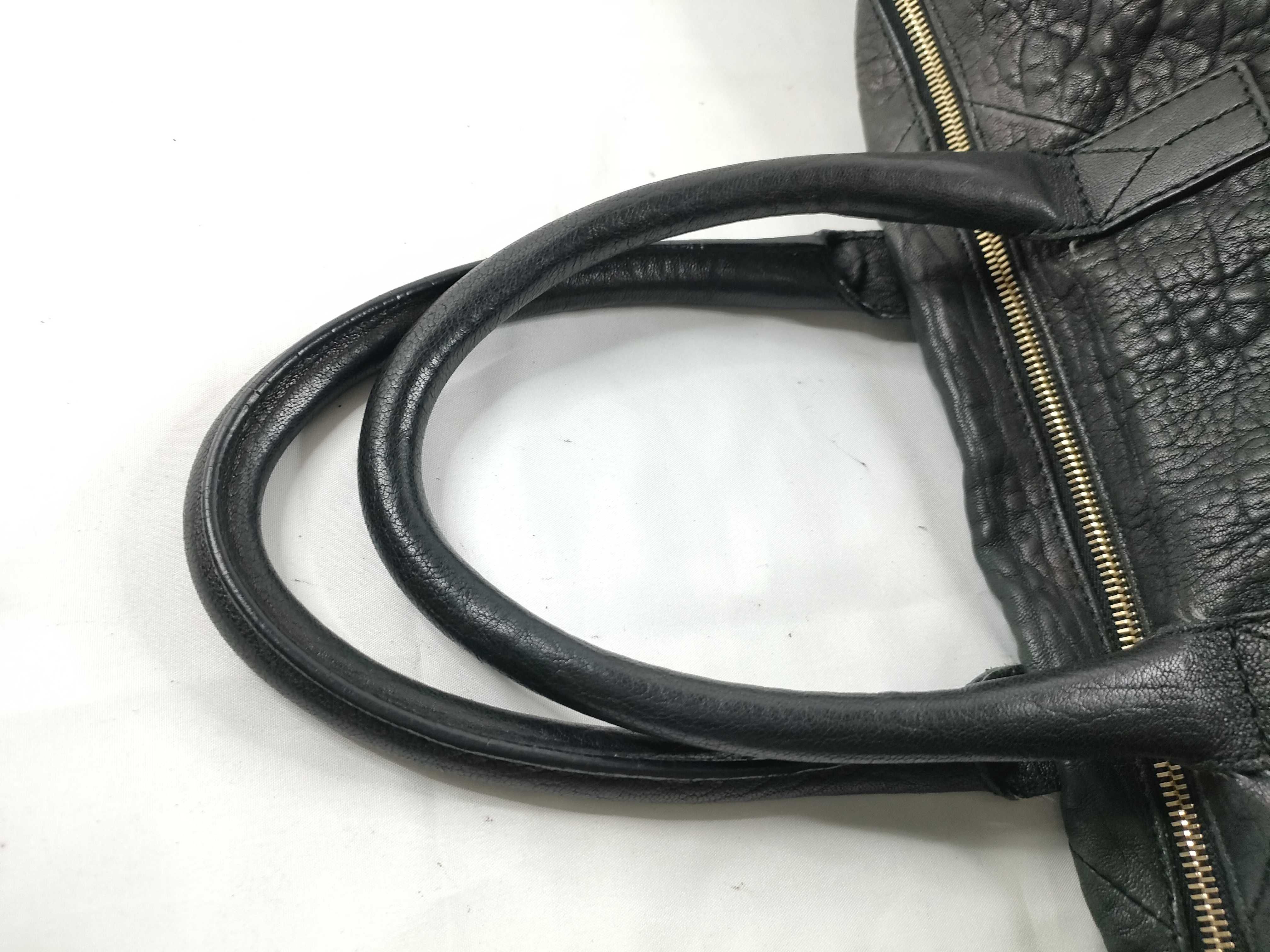 Easy Leather Embossed Gold Hardware Black Handbag Boston Bag with Dust Bag — view 6