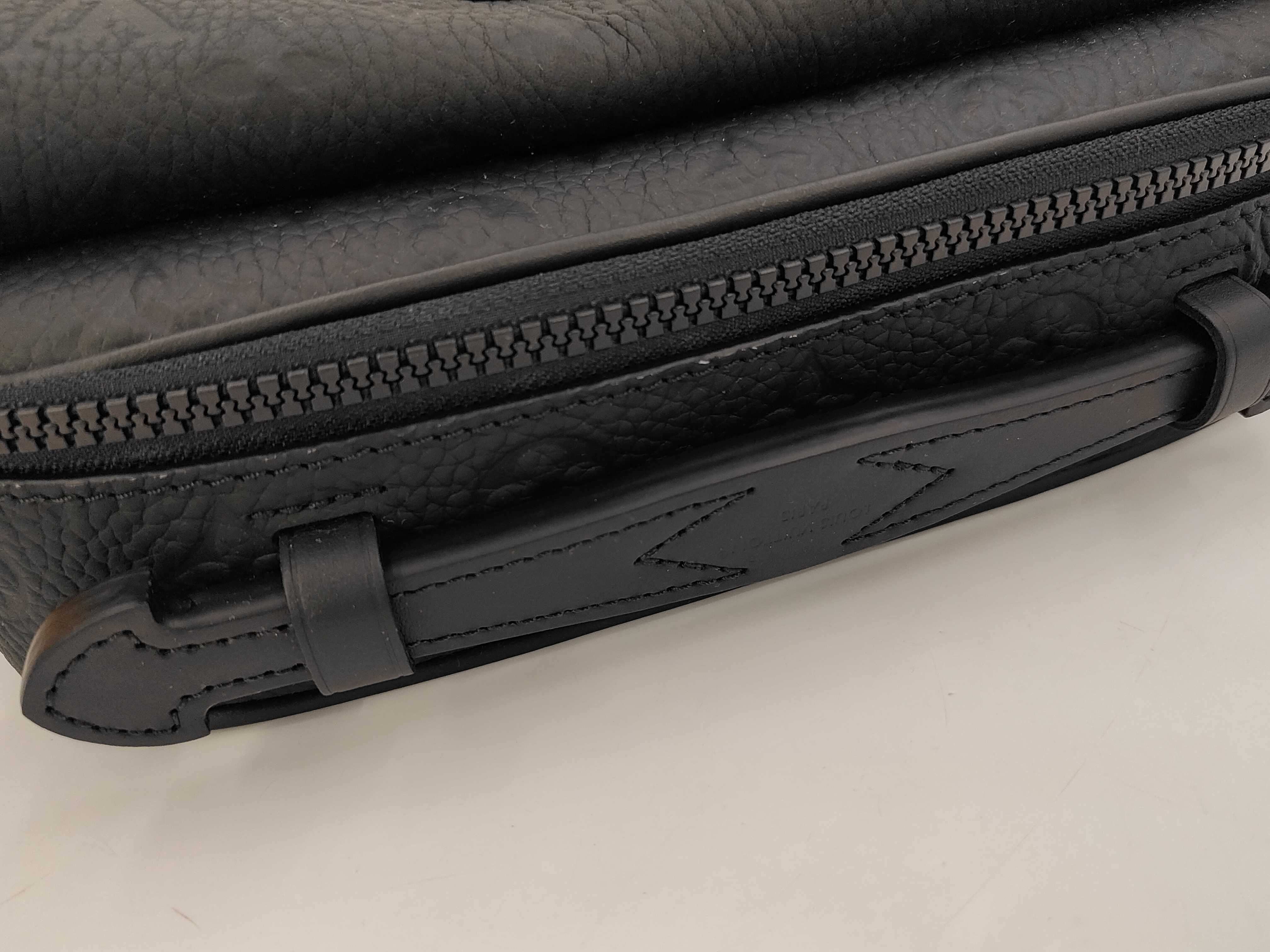 Taurillon Monogram S-Lock Messenger M58489 Shoulder Bag with Protective Seal — view 5