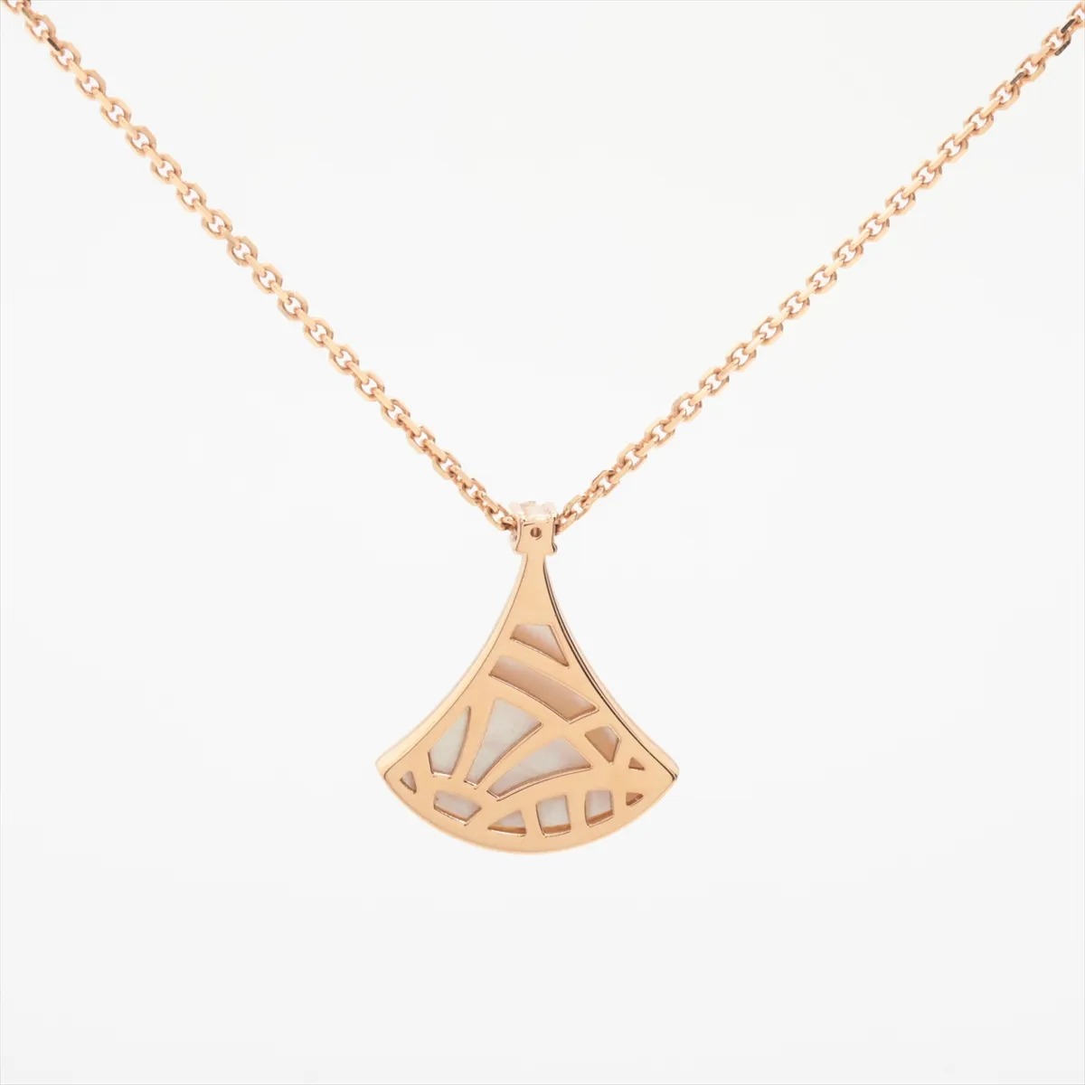 Diva's Dream Shell Diamond Necklace, 750 (PG), 5.1g, AF5H46, Shell has — view 2