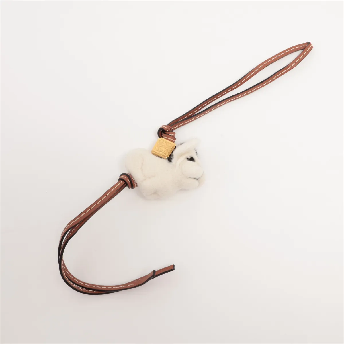 Animal Charm Felt x Leather White x Brown Threads Fuzzing Folding — view 2