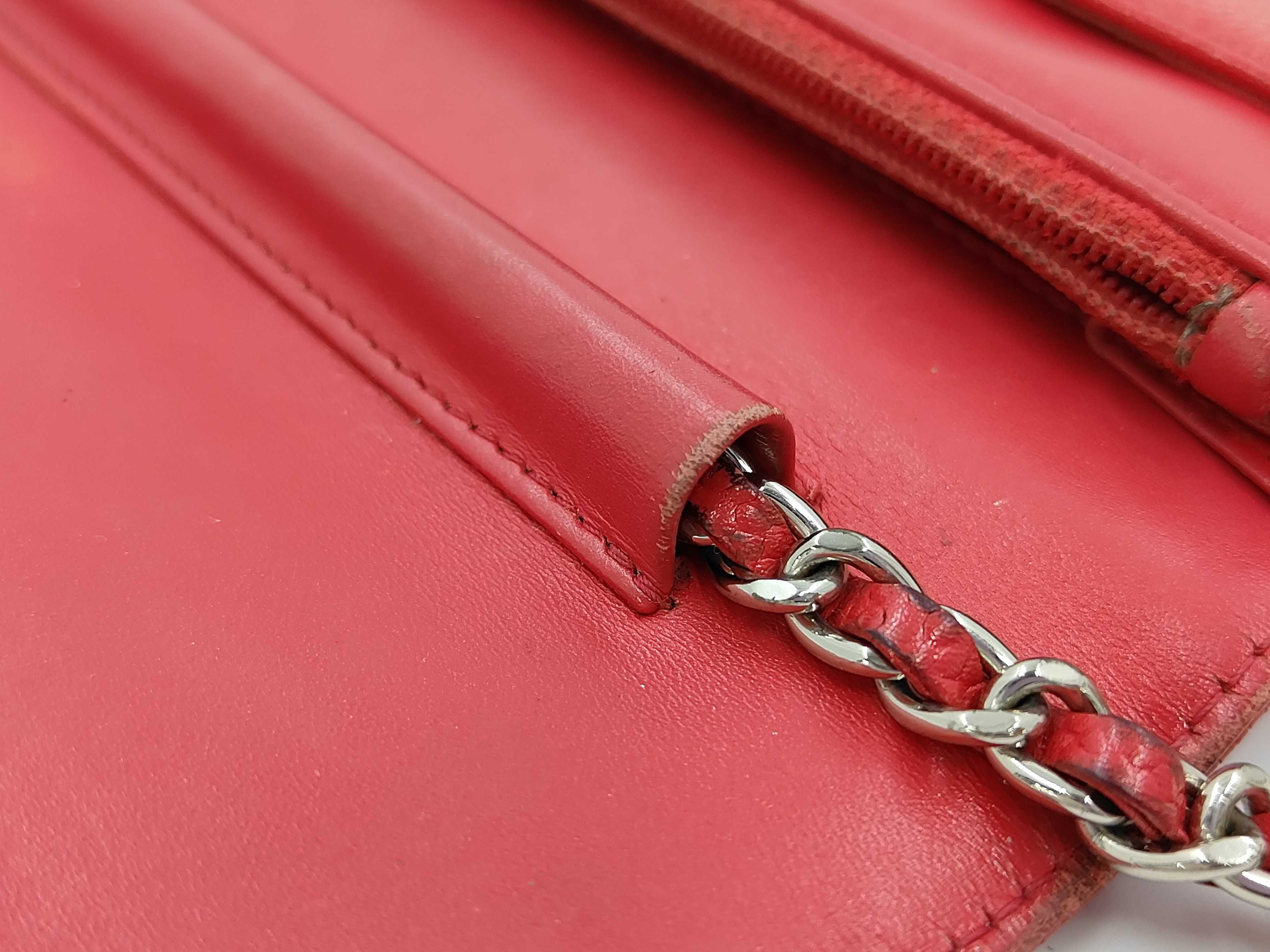 Caviar Chain Wallet Shoulder Bag — view 7