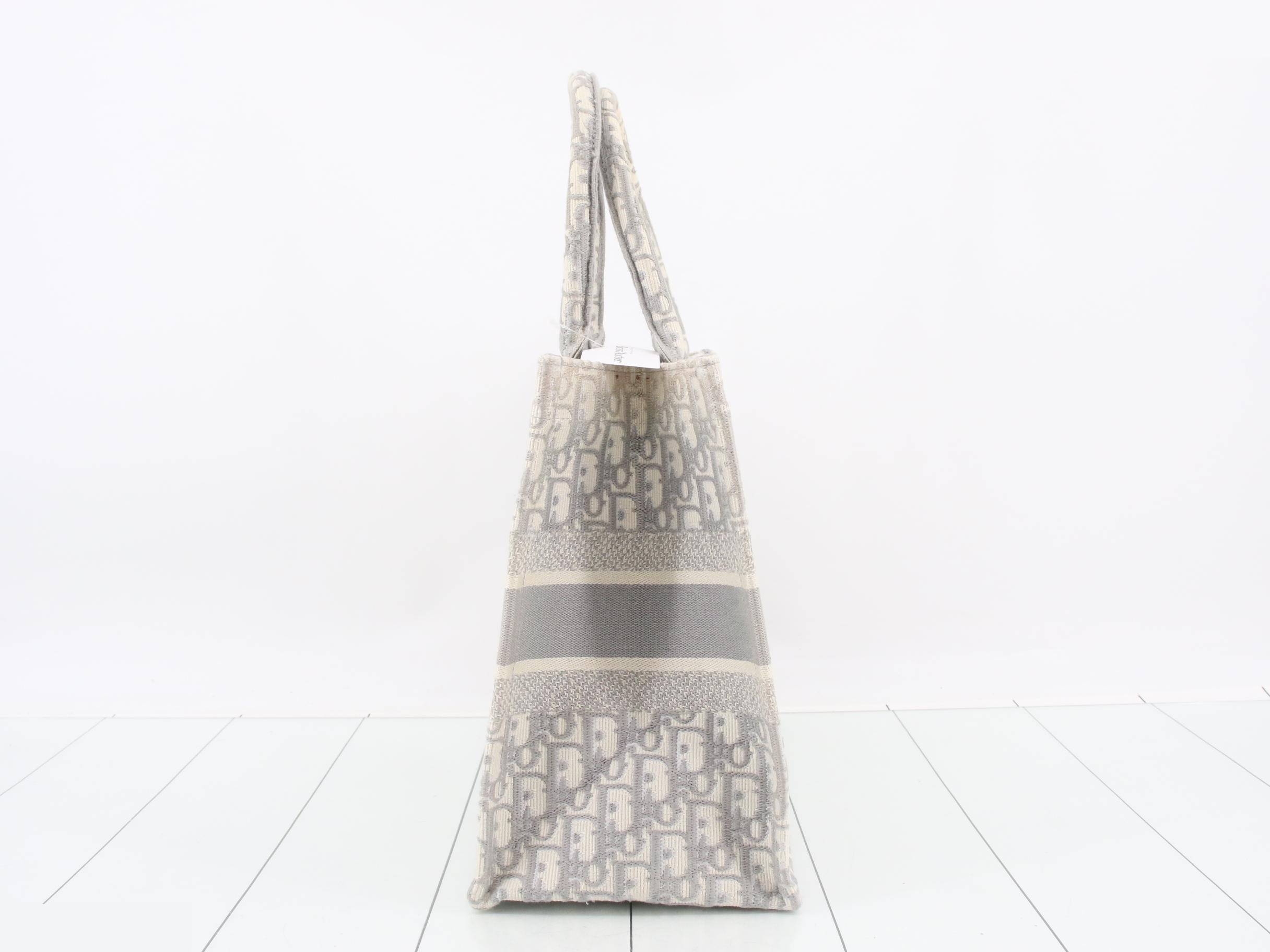 Book Tote Oblique — view 3