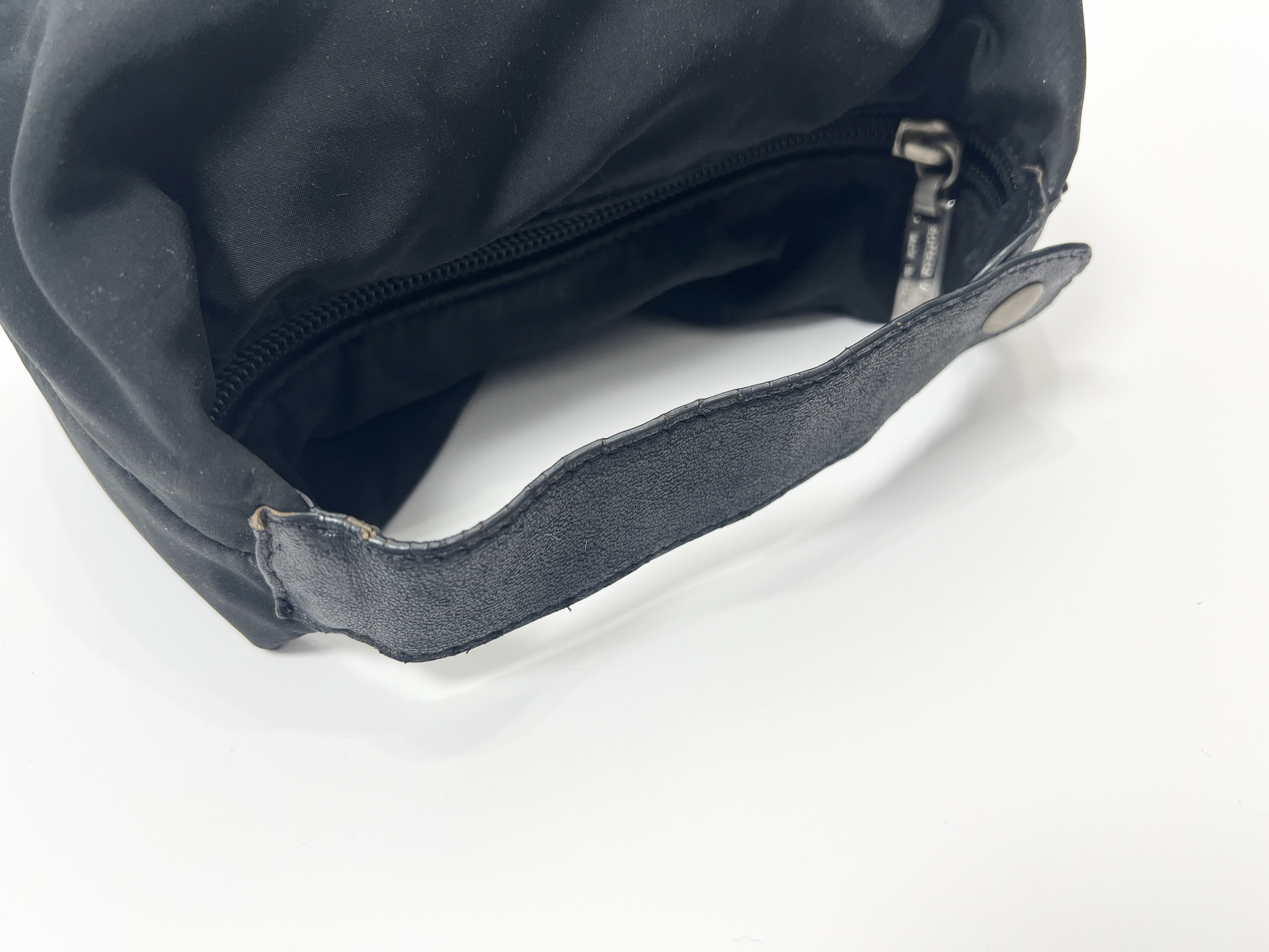 Logo Cotton Leather Accessory Pouch Handbag — view 3