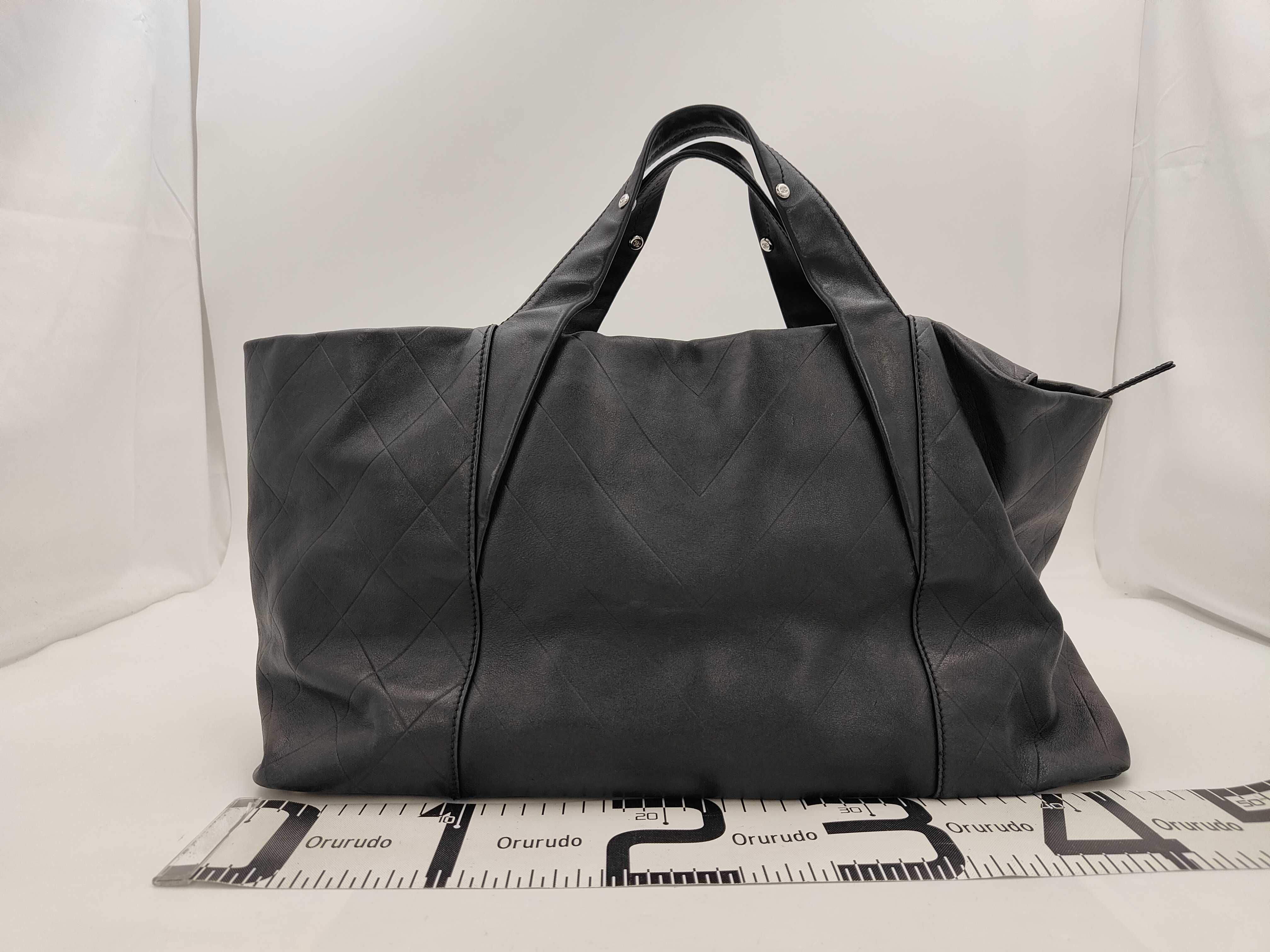 Coco Mark Matelassé Chevron Black Silver Hardware Tote Bag (Serial Number 10) — view 2