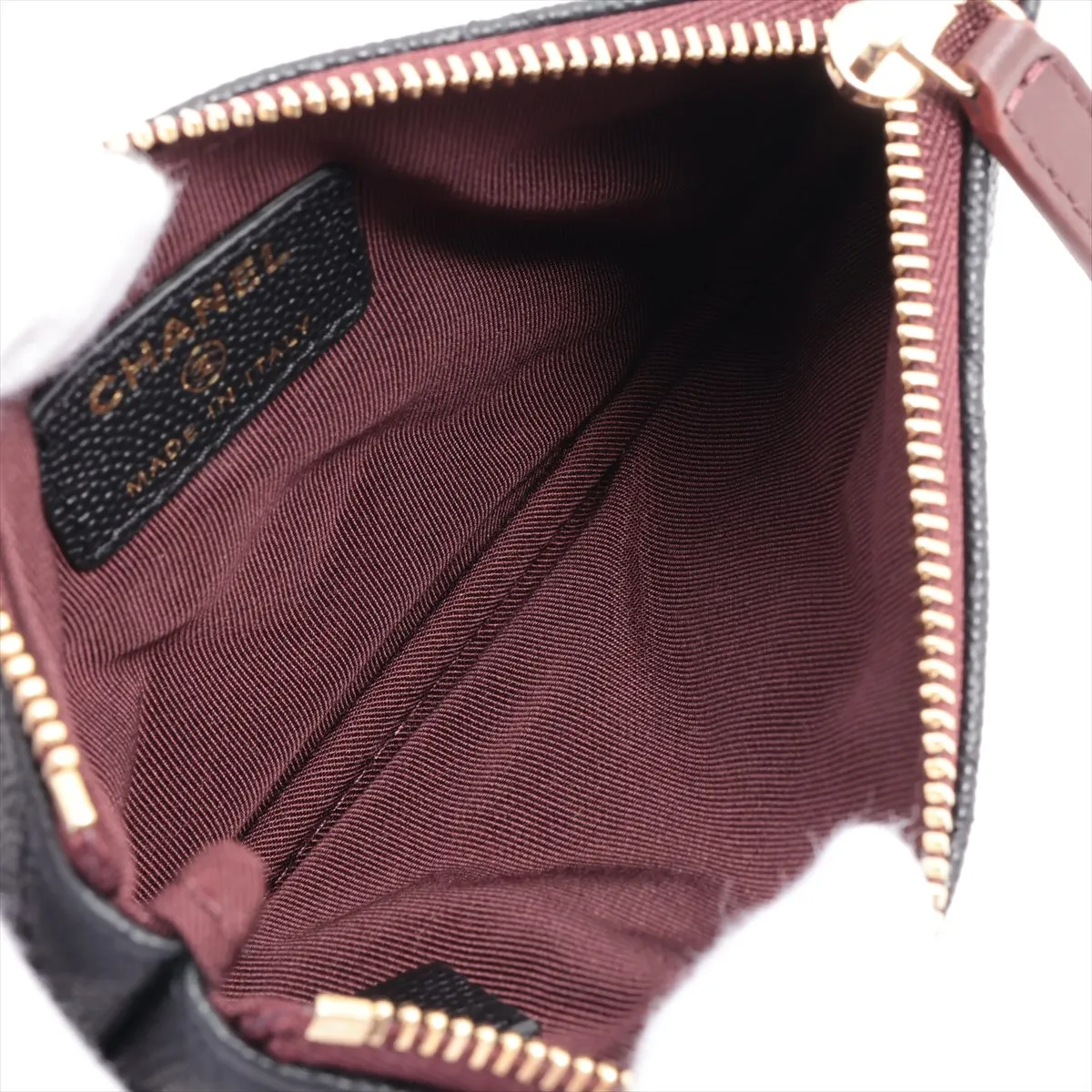 Matelasse caviar skin pouch black gold hardware 31644150 — view 3