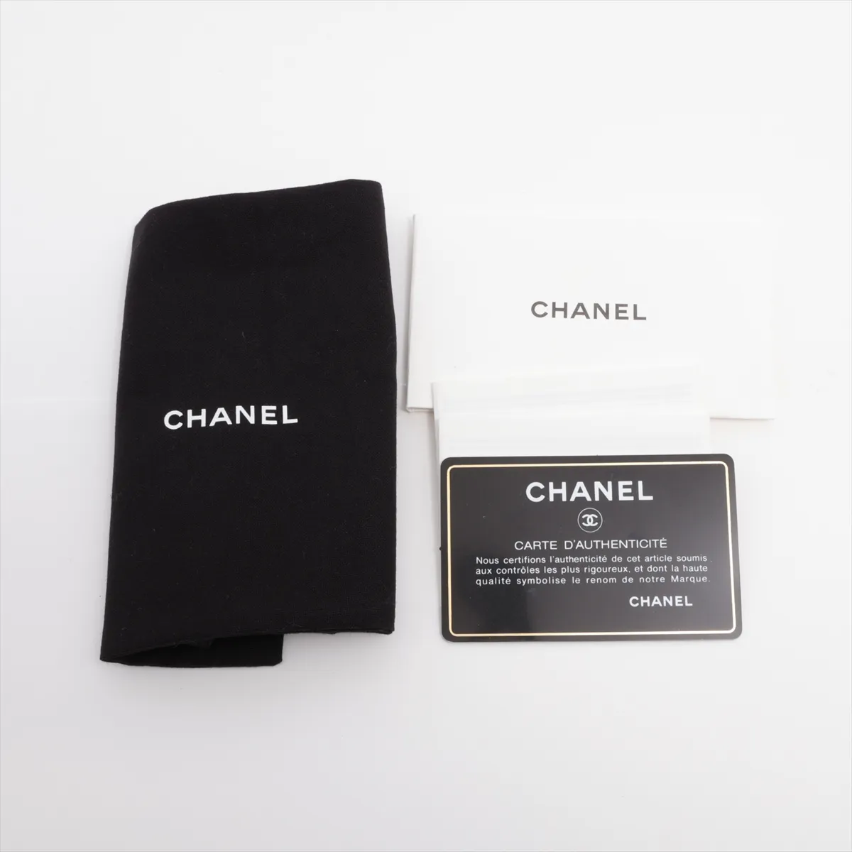 Matelasse caviar skin pouch black gold hardware 31644150 — view 5