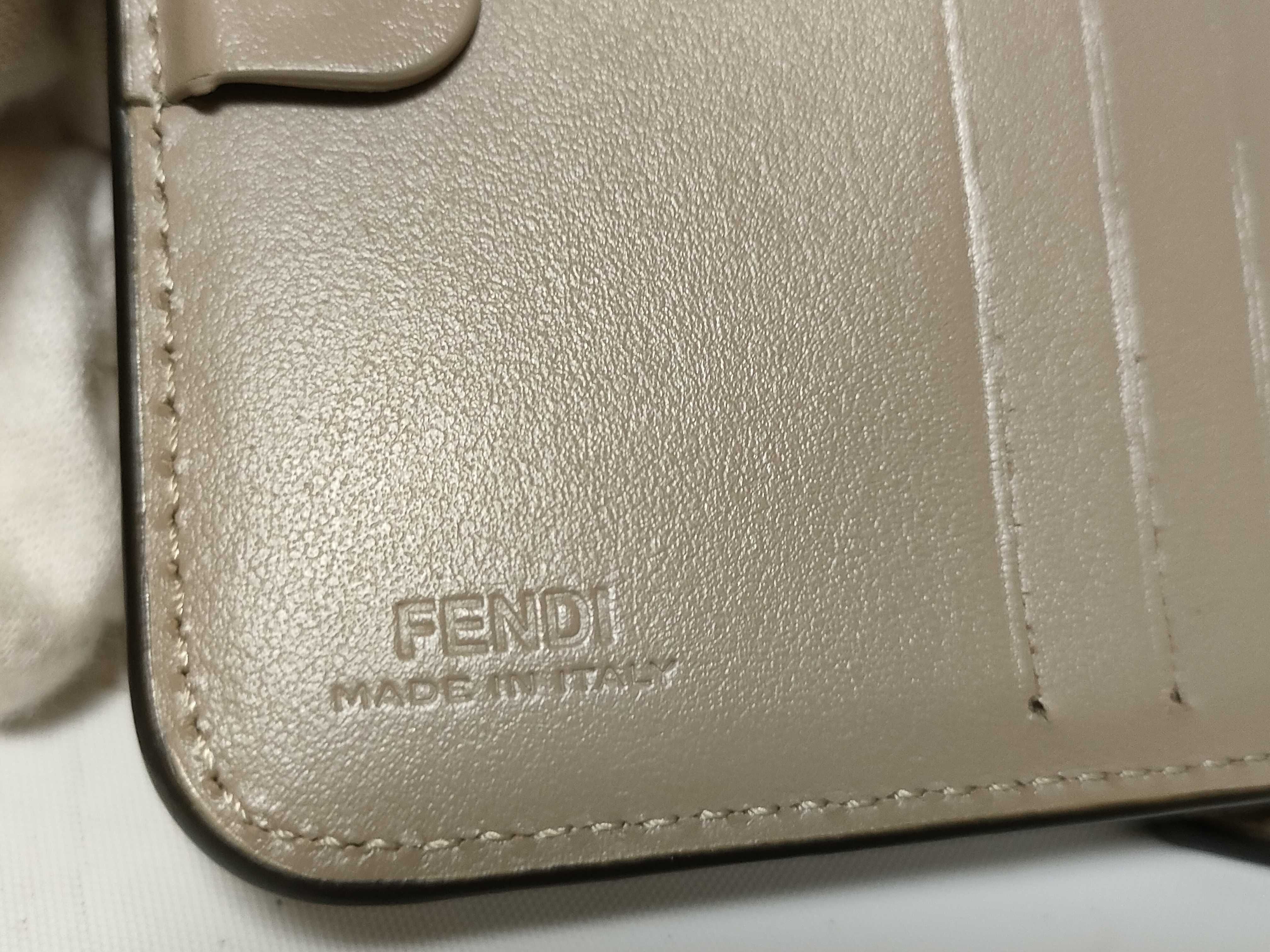 F is compact wallet — view 11