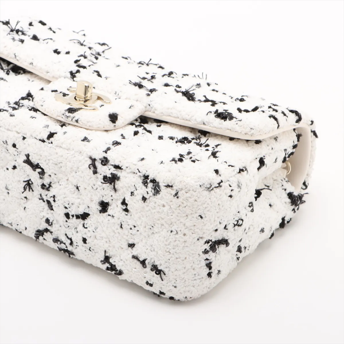 [Individually wrapped] Chanel Mini Matelasse 20 Tweed x Sequins Single Flap Single Chain Bag White Gold Hardware JCLKNHP3 Random Plate A69900 — view 3