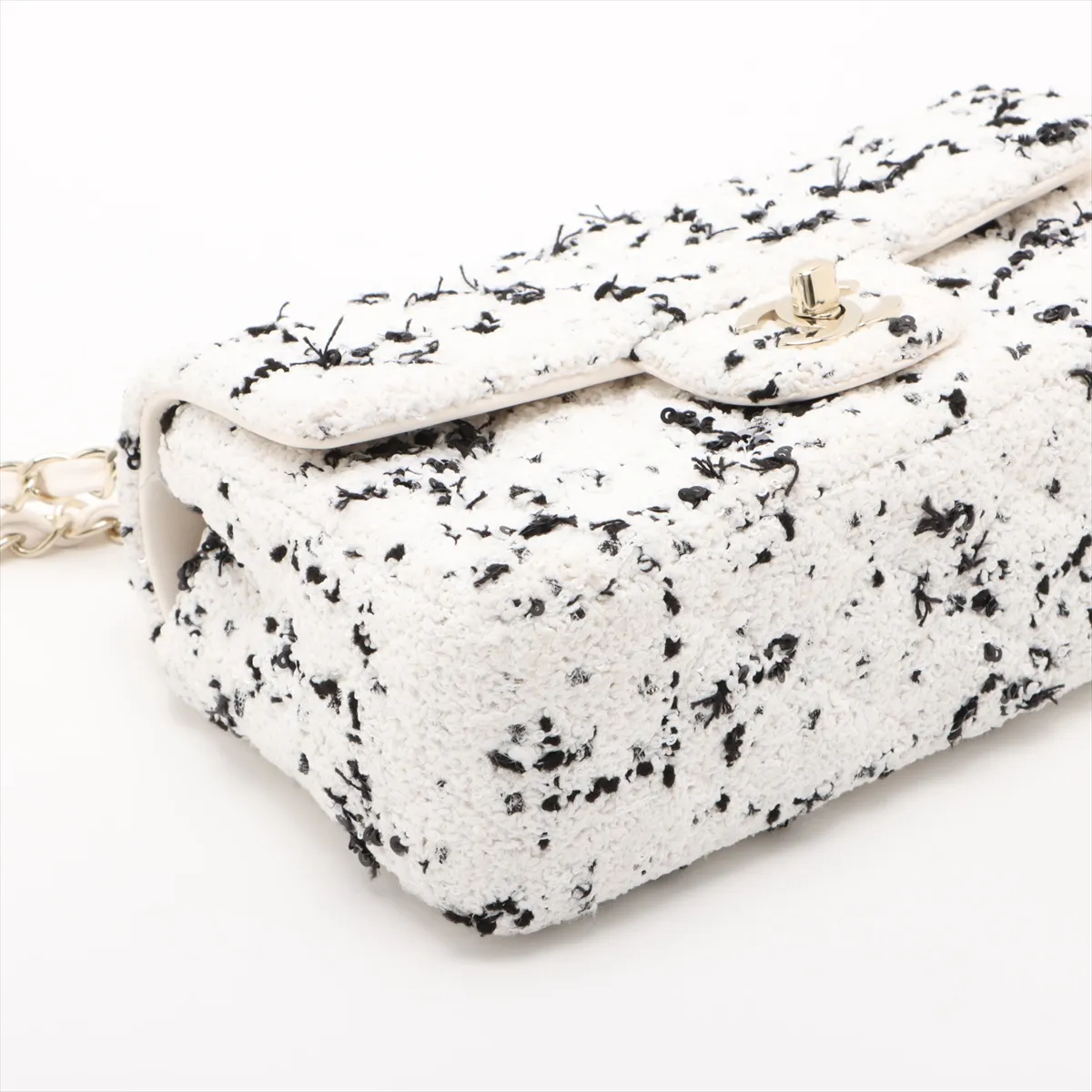 [Individually wrapped] Chanel Mini Matelasse 20 Tweed x Sequins Single Flap Single Chain Bag White Gold Hardware JCLKNHP3 Random Plate A69900 — view 4