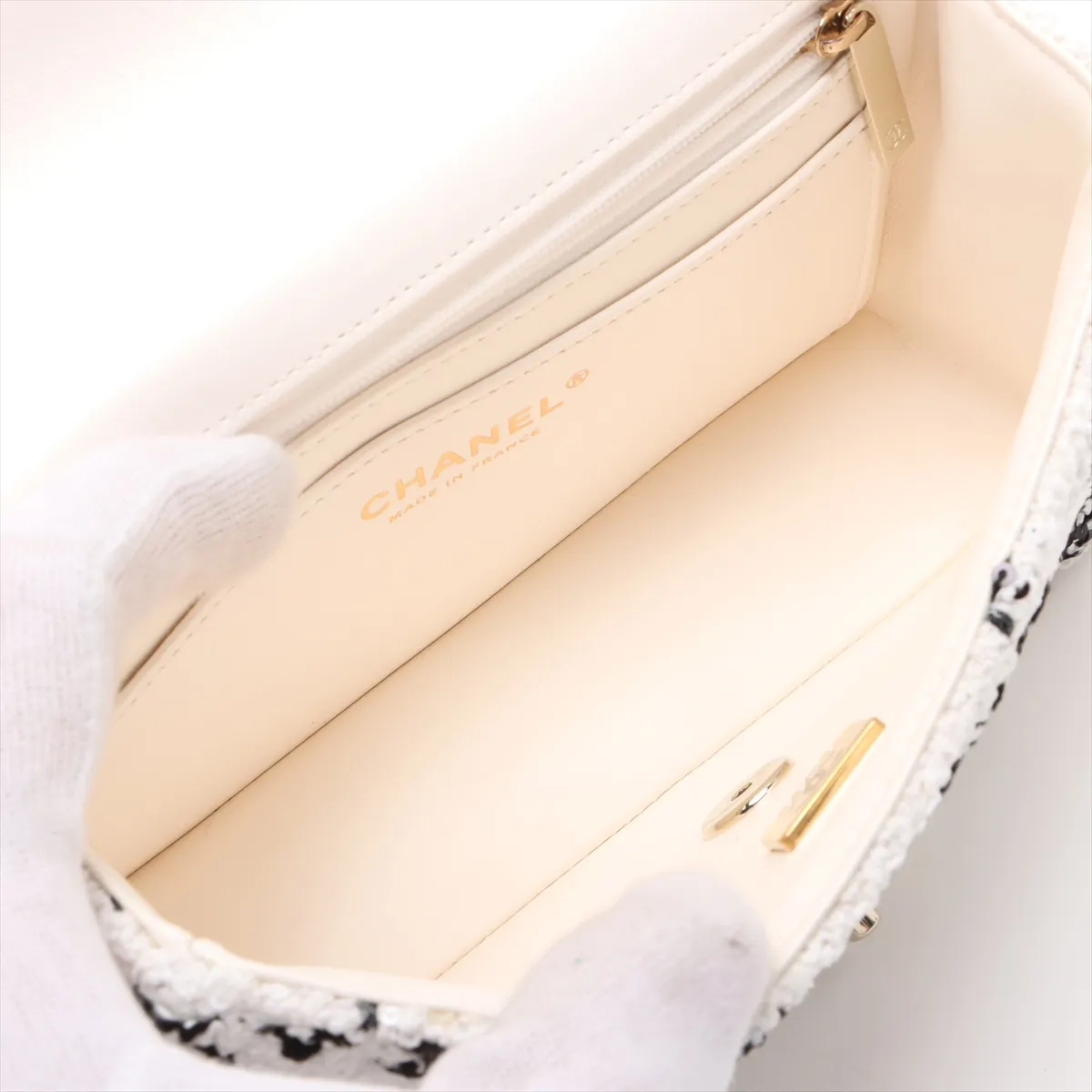 [Individually wrapped] Chanel Mini Matelasse 20 Tweed x Sequins Single Flap Single Chain Bag White Gold Hardware JCLKNHP3 Random Plate A69900 — view 6
