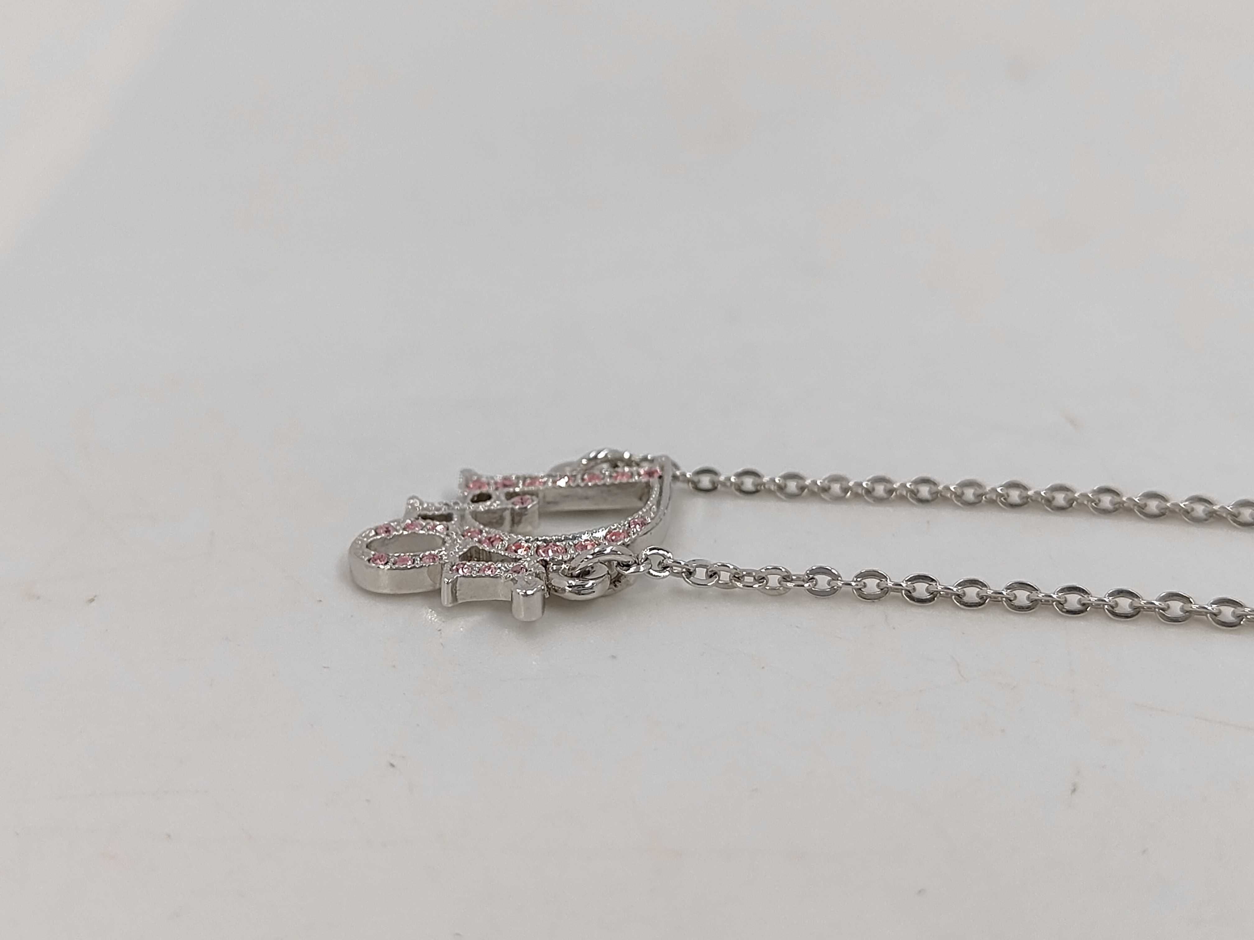 necklace — view 3