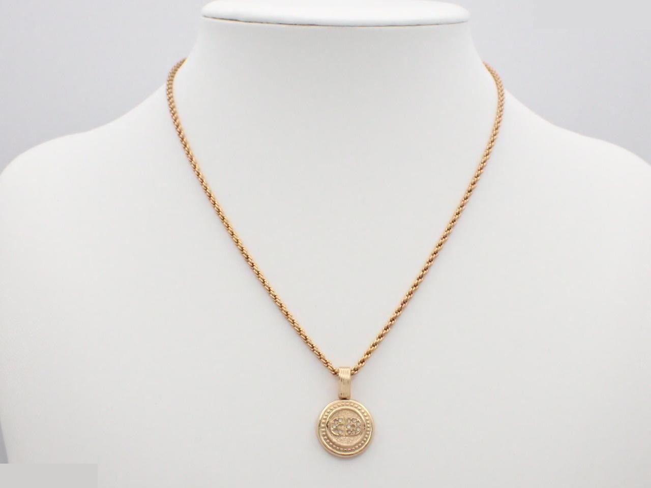 Other lines: Precious metals, necklaces, pendants — view 3