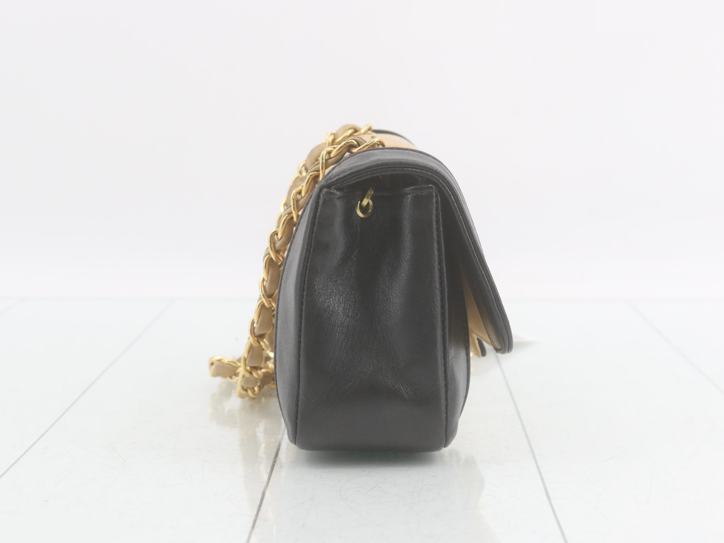 Leather turn-lock chain shoulder bag, two-tone. — view 4
