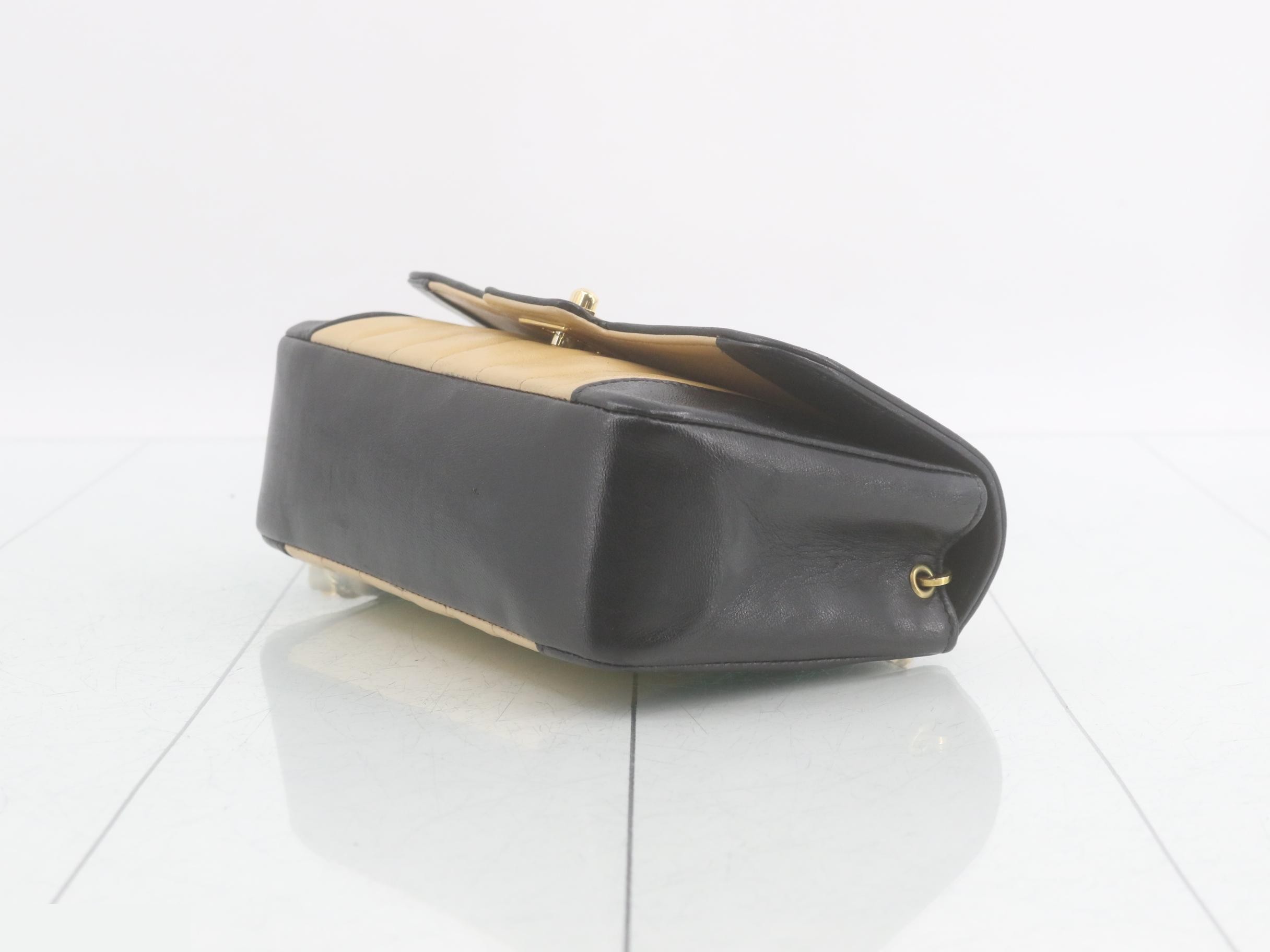Leather turn-lock chain shoulder bag, two-tone. — view 6