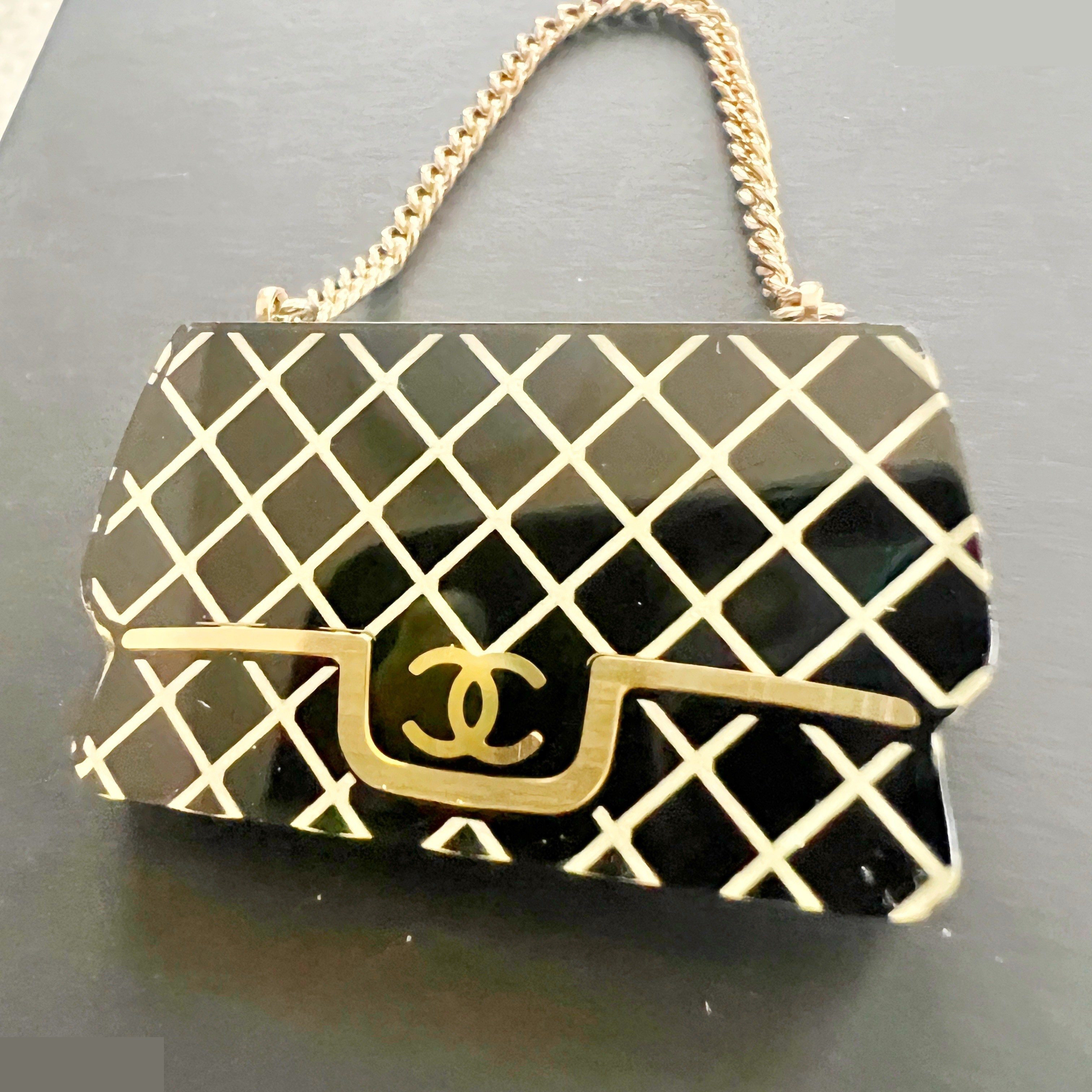 B19P Matelassé Bag Motif Chain Brooch