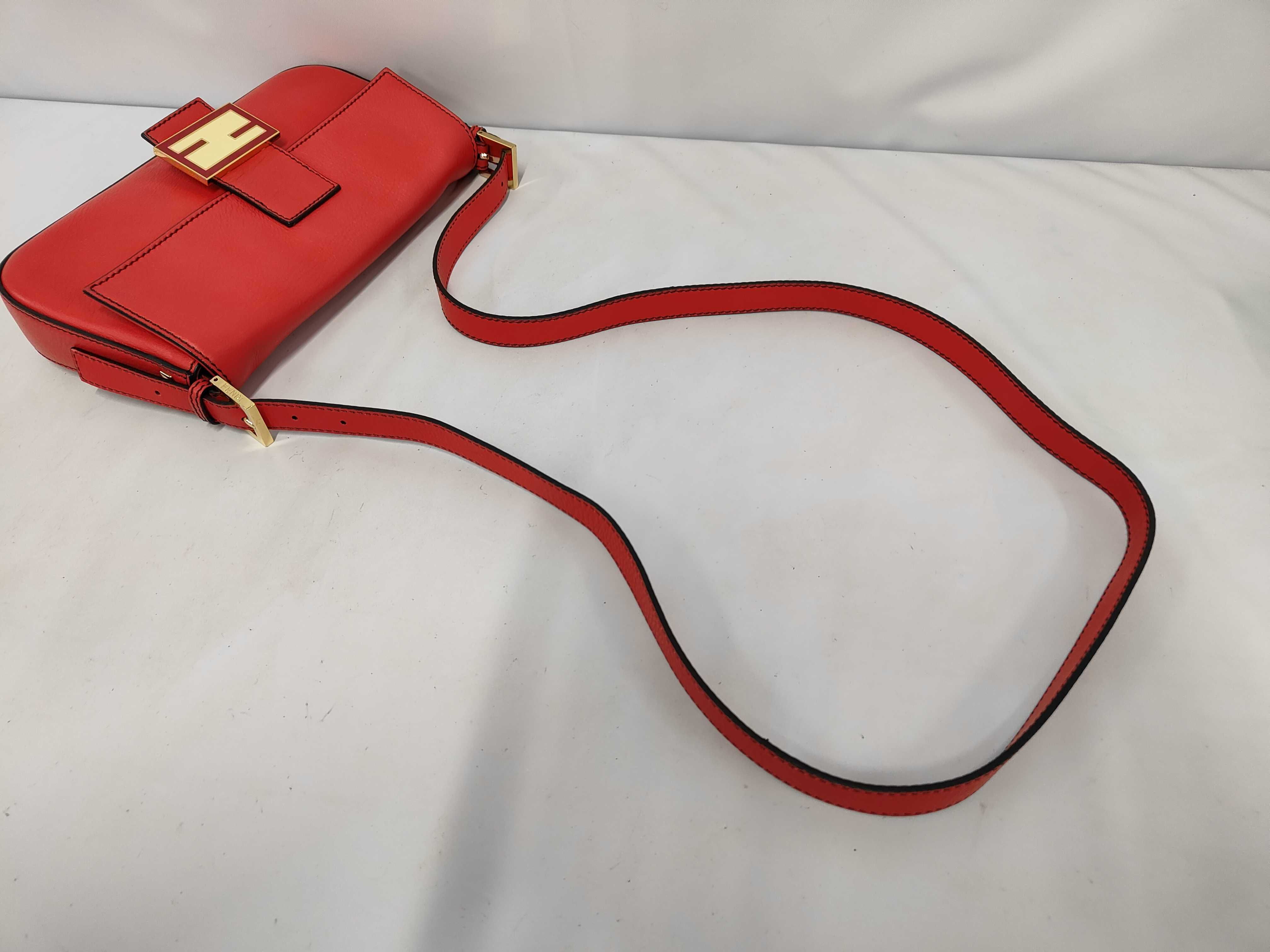 Mamma Bucket Leather 2-way Red Shoulder Bag — view 5
