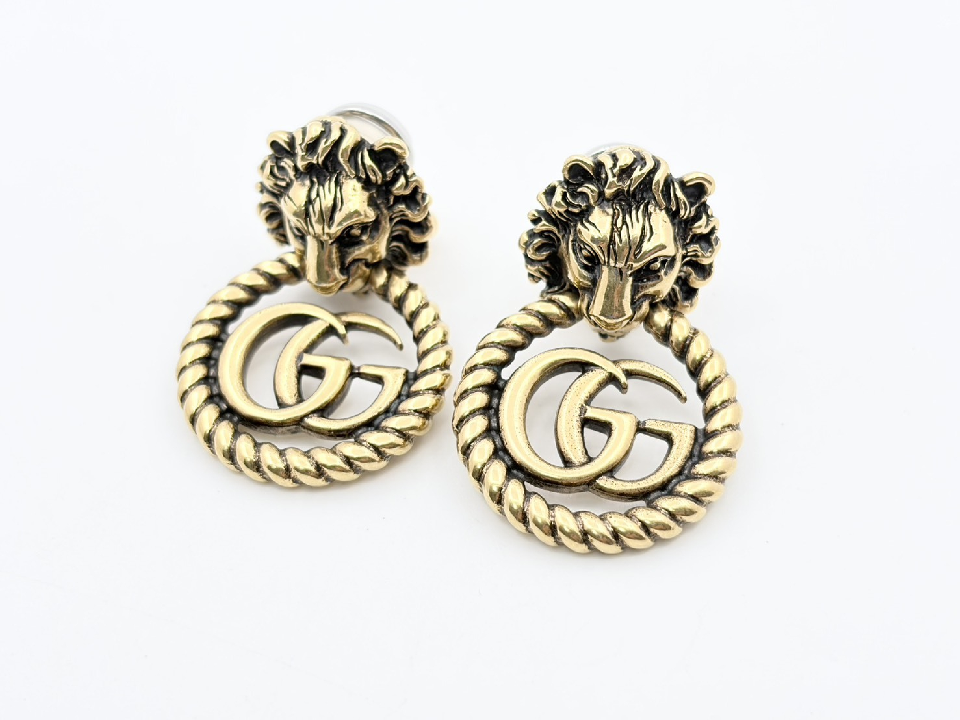 Double G GG Marmont Logo Lion Head Aged Gold Bronze Gold Earrings — view 2