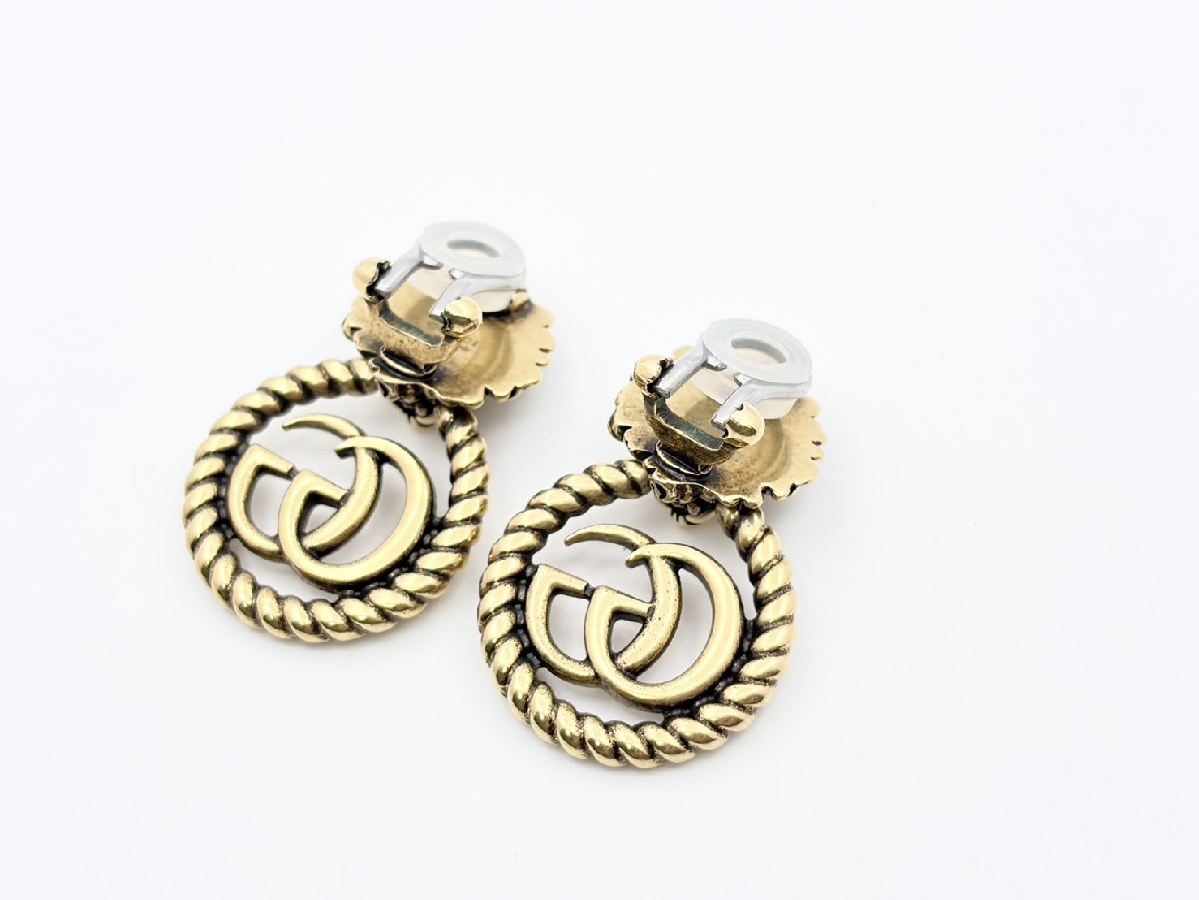 Double G GG Marmont Logo Lion Head Aged Gold Bronze Gold Earrings — view 3