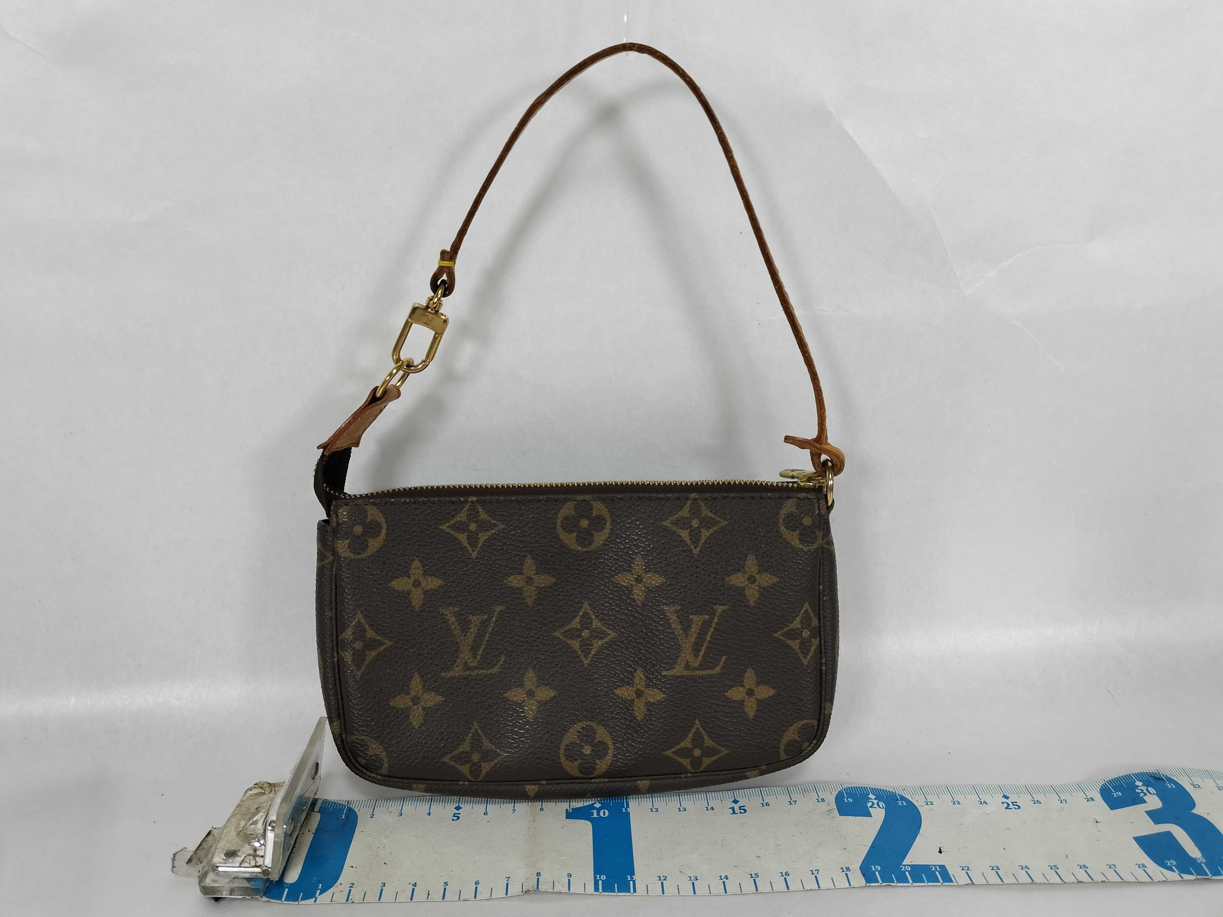 Monogram Louis Vuitton Accessoires Pouch — view 2