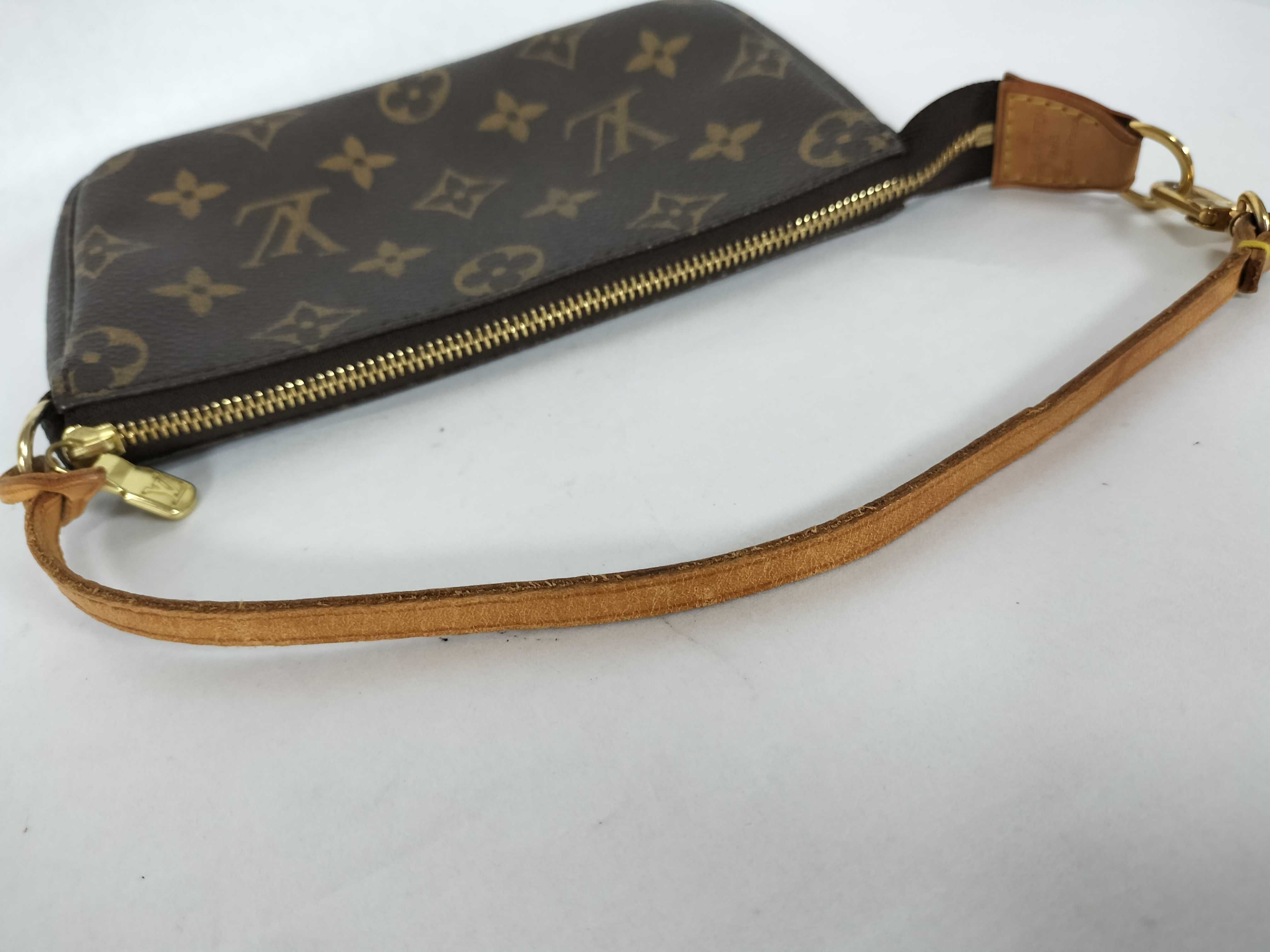 Monogram Louis Vuitton Accessoires Pouch — view 3