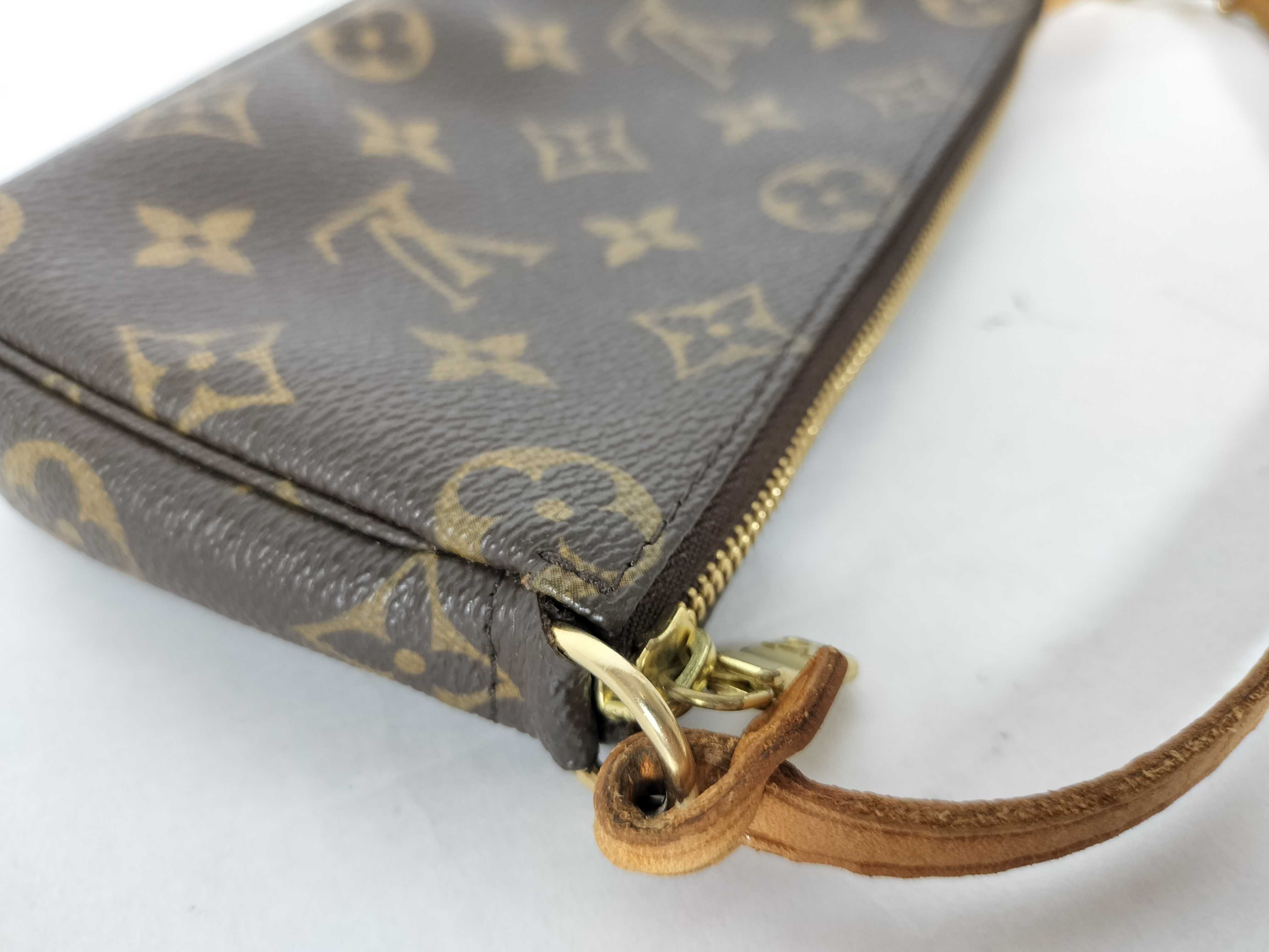 Monogram Louis Vuitton Accessoires Pouch — view 5