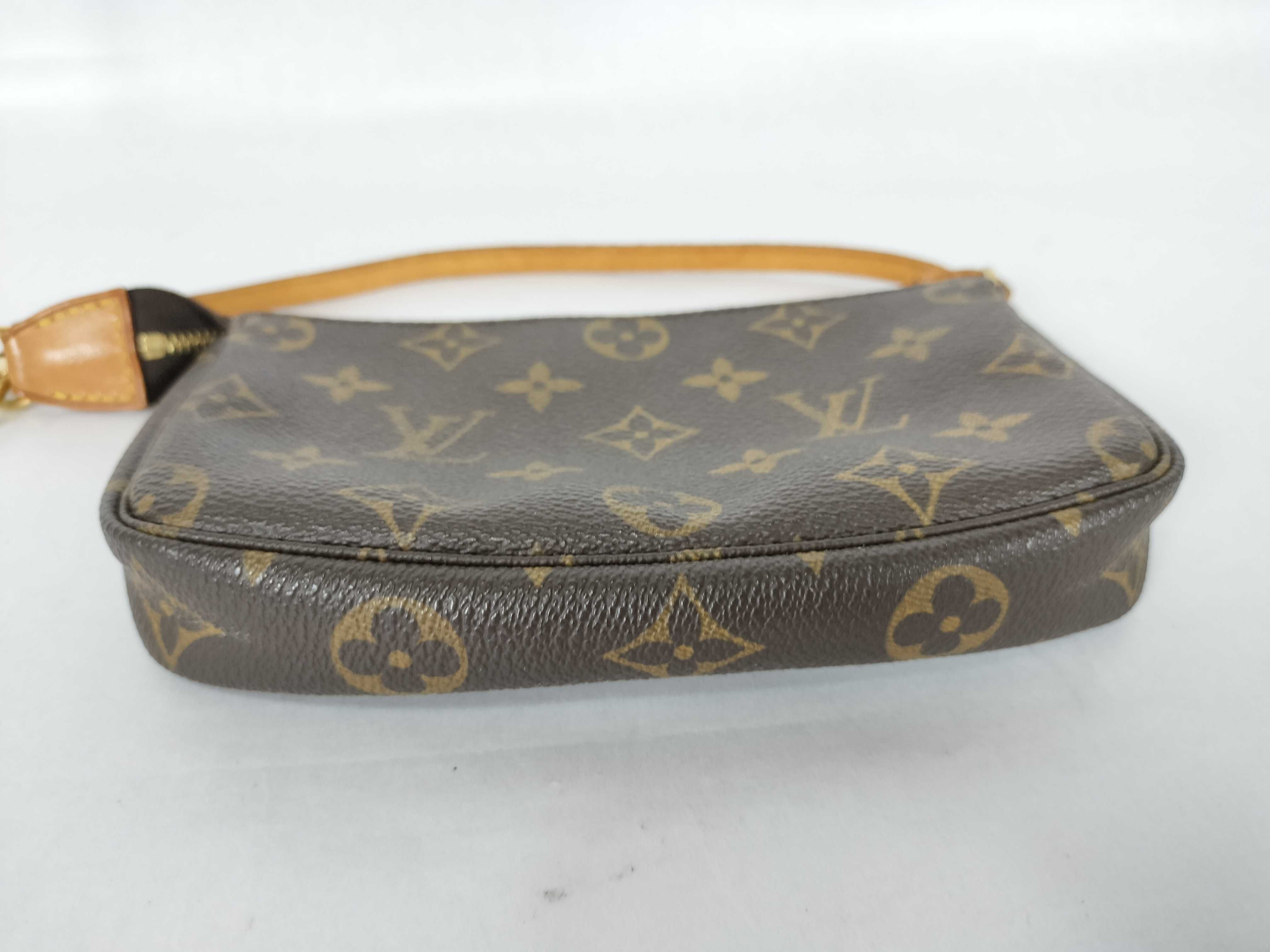Monogram Louis Vuitton Accessoires Pouch — view 7