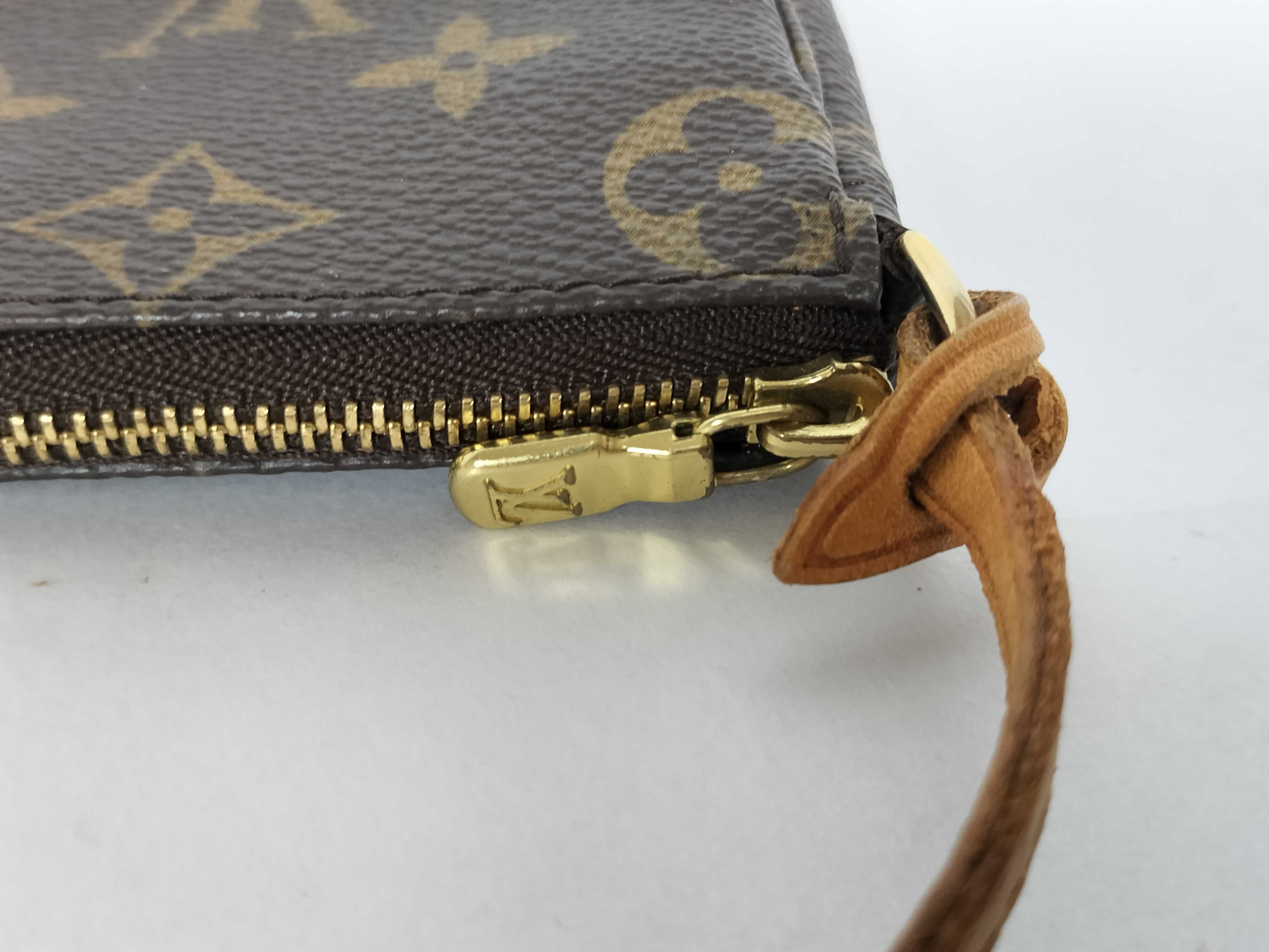 Monogram Louis Vuitton Accessoires Pouch — view 8