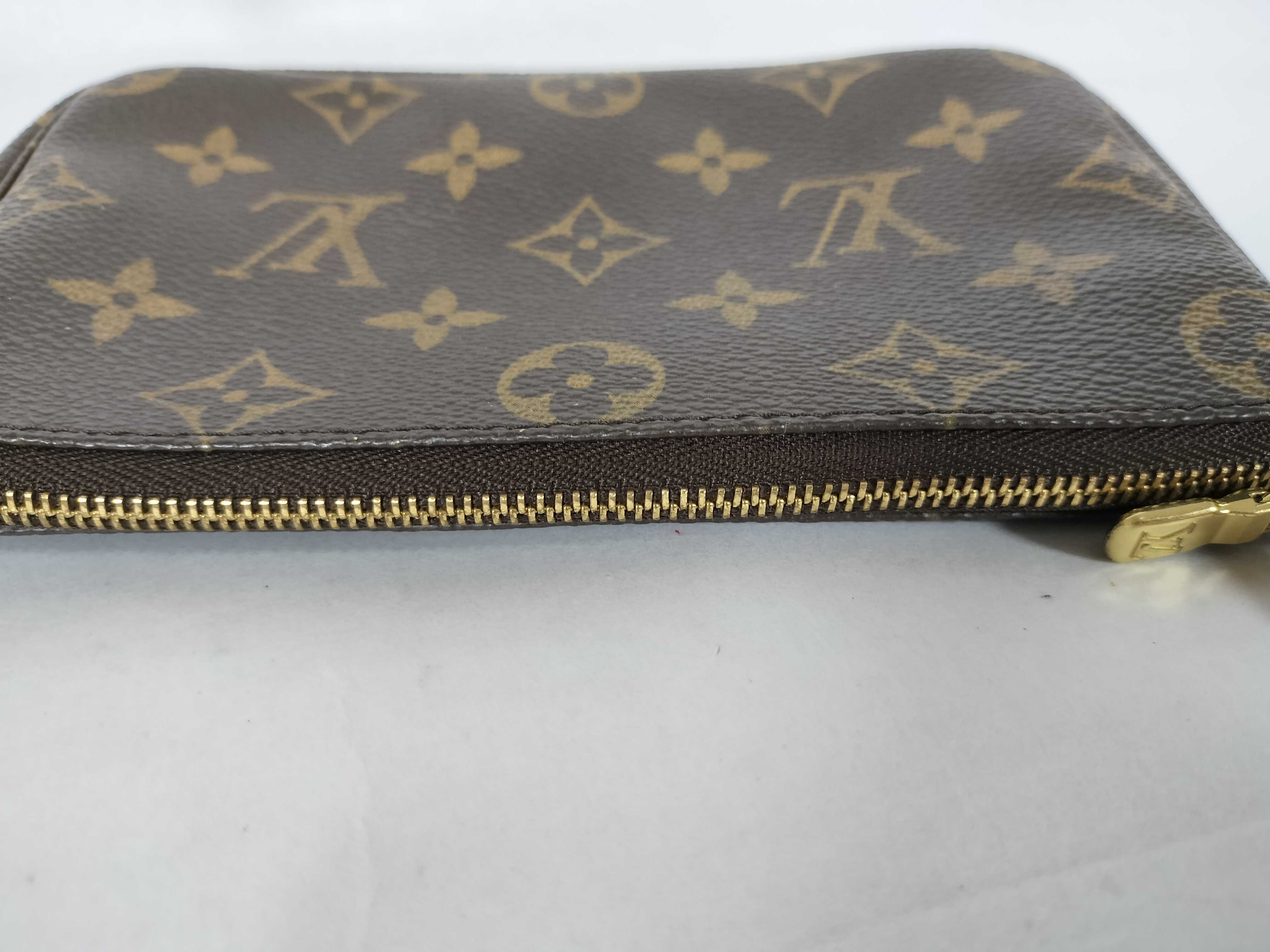 Monogram Louis Vuitton Accessoires Pouch — view 9