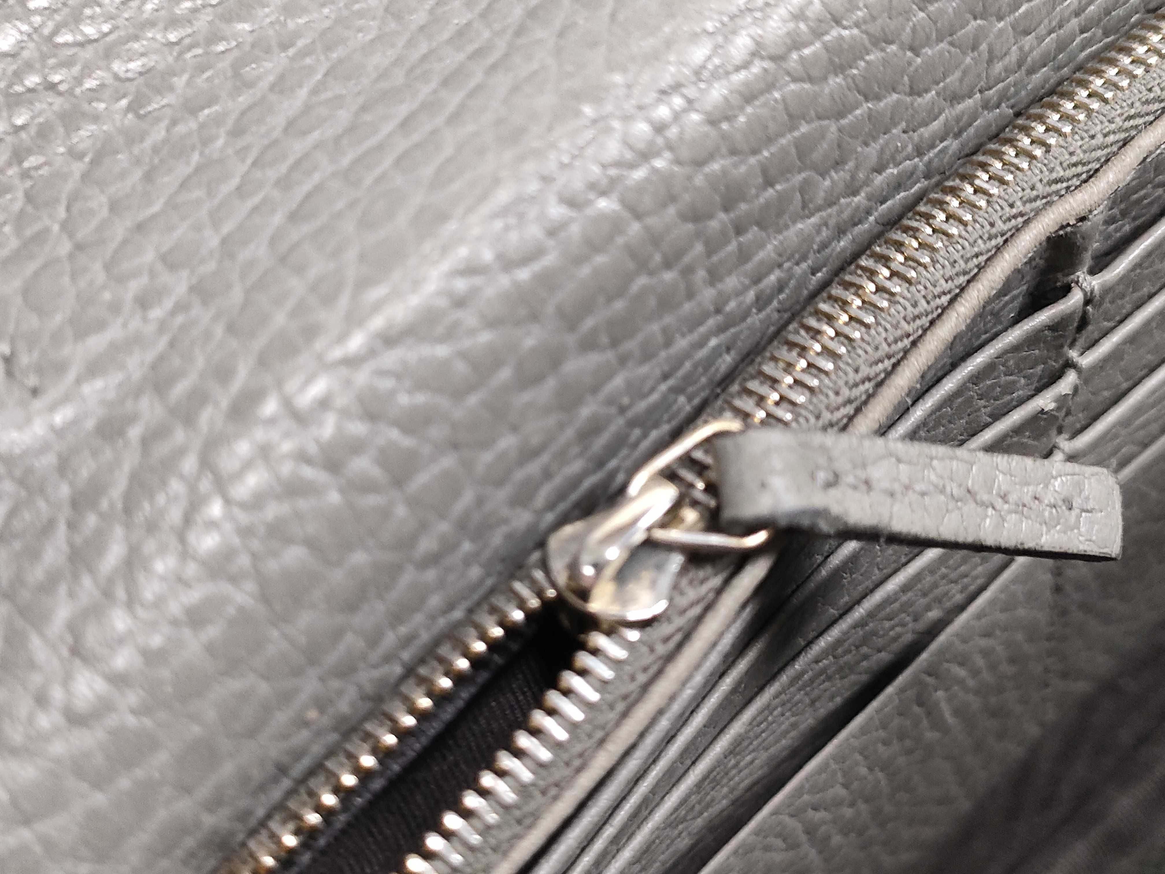Interlocking Chain Shoulder Bag, Leather, Gray Shoulder Bag — view 14