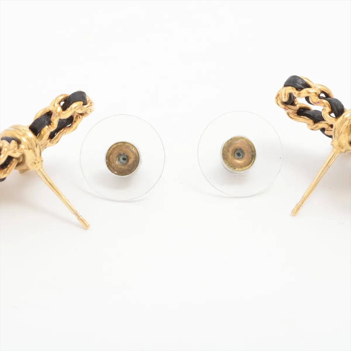 Coco Mark Ribbon I23V Earrings (Pair) GP x Leather Black x Gold — view 4