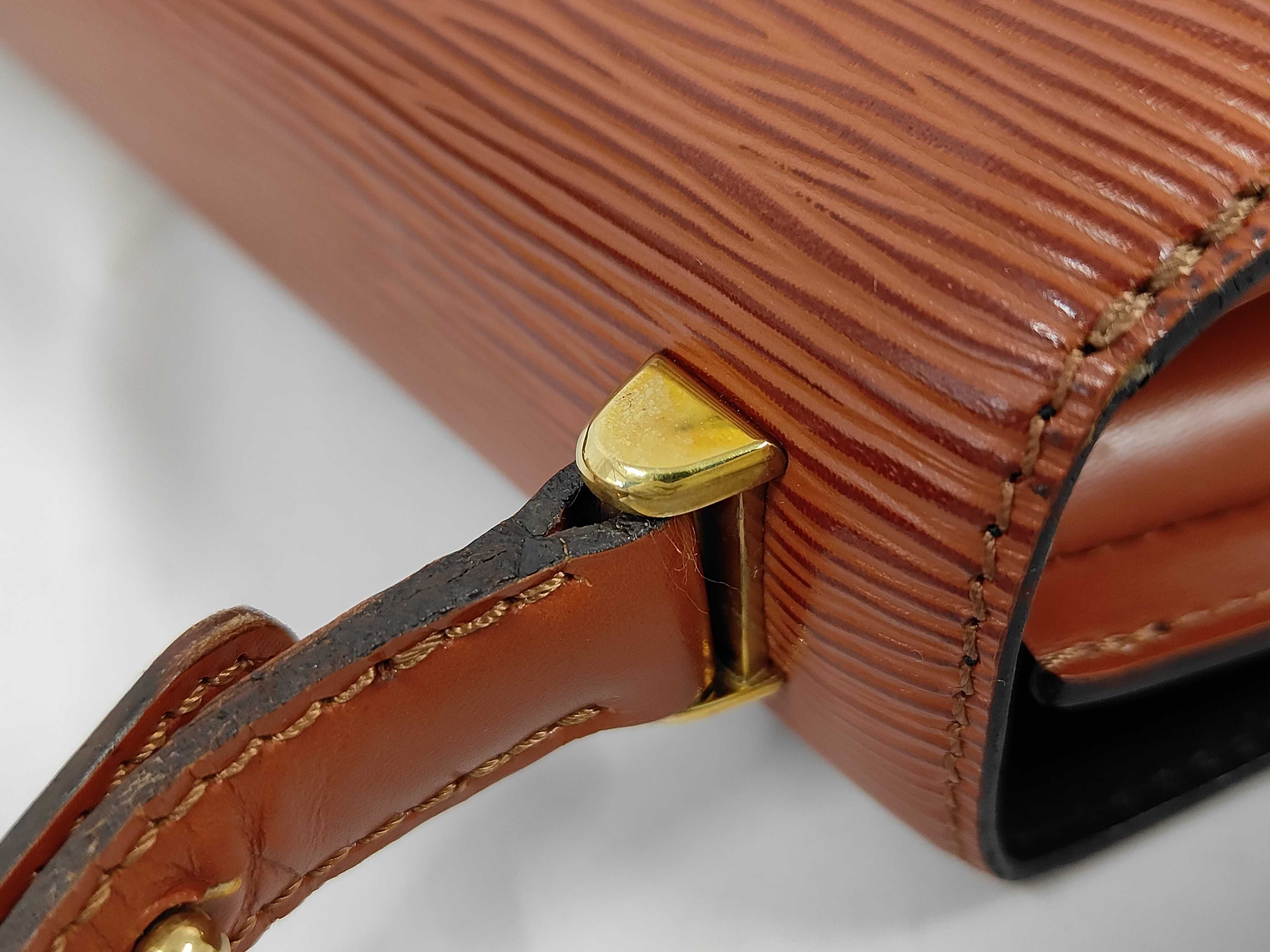 Epi Tilsit Shoulder Bag — view 6