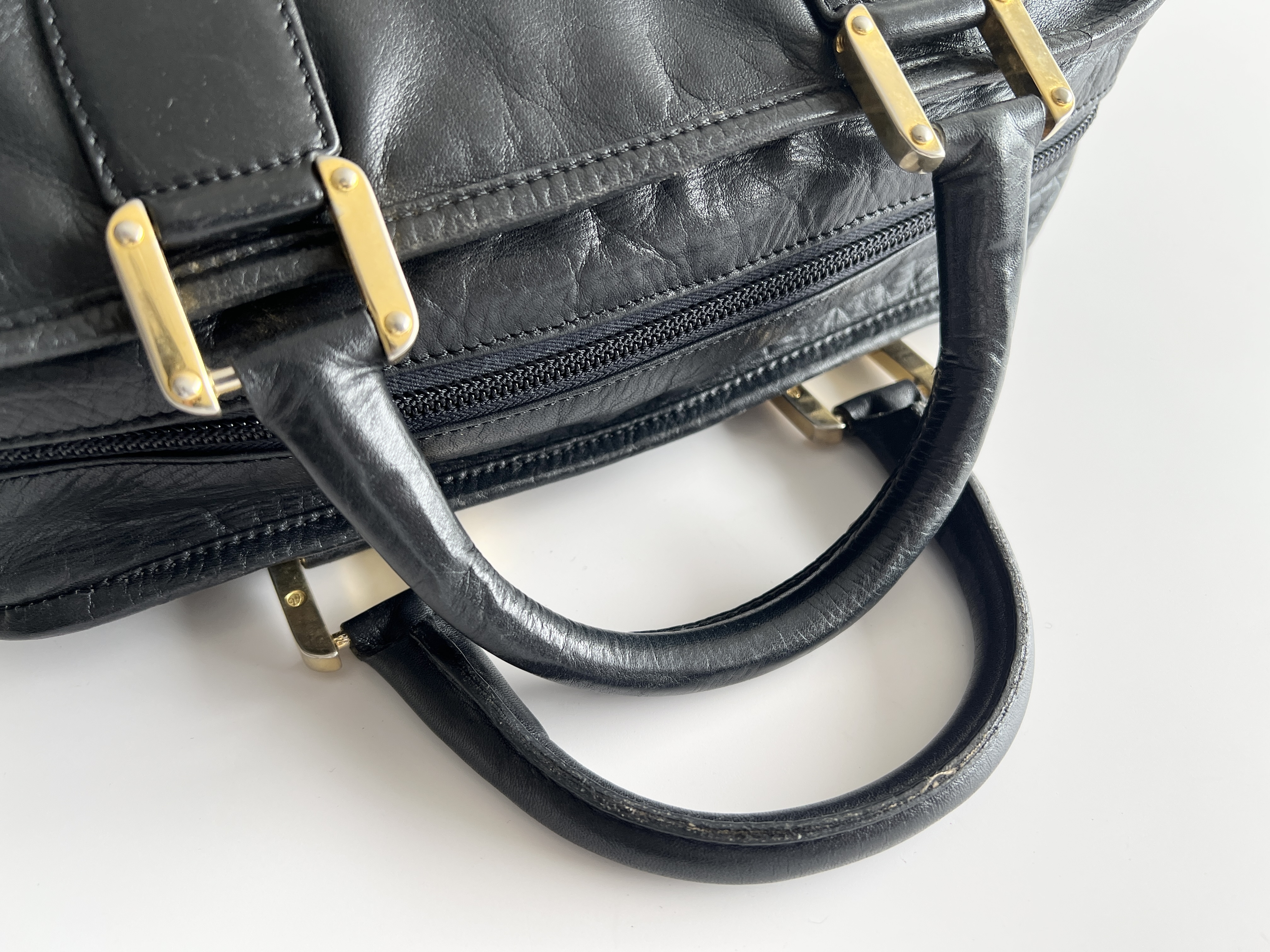 Amazona 32 Anagram Logo Leather Ostrich Leather Mini Boston Bag Handbag — view 3