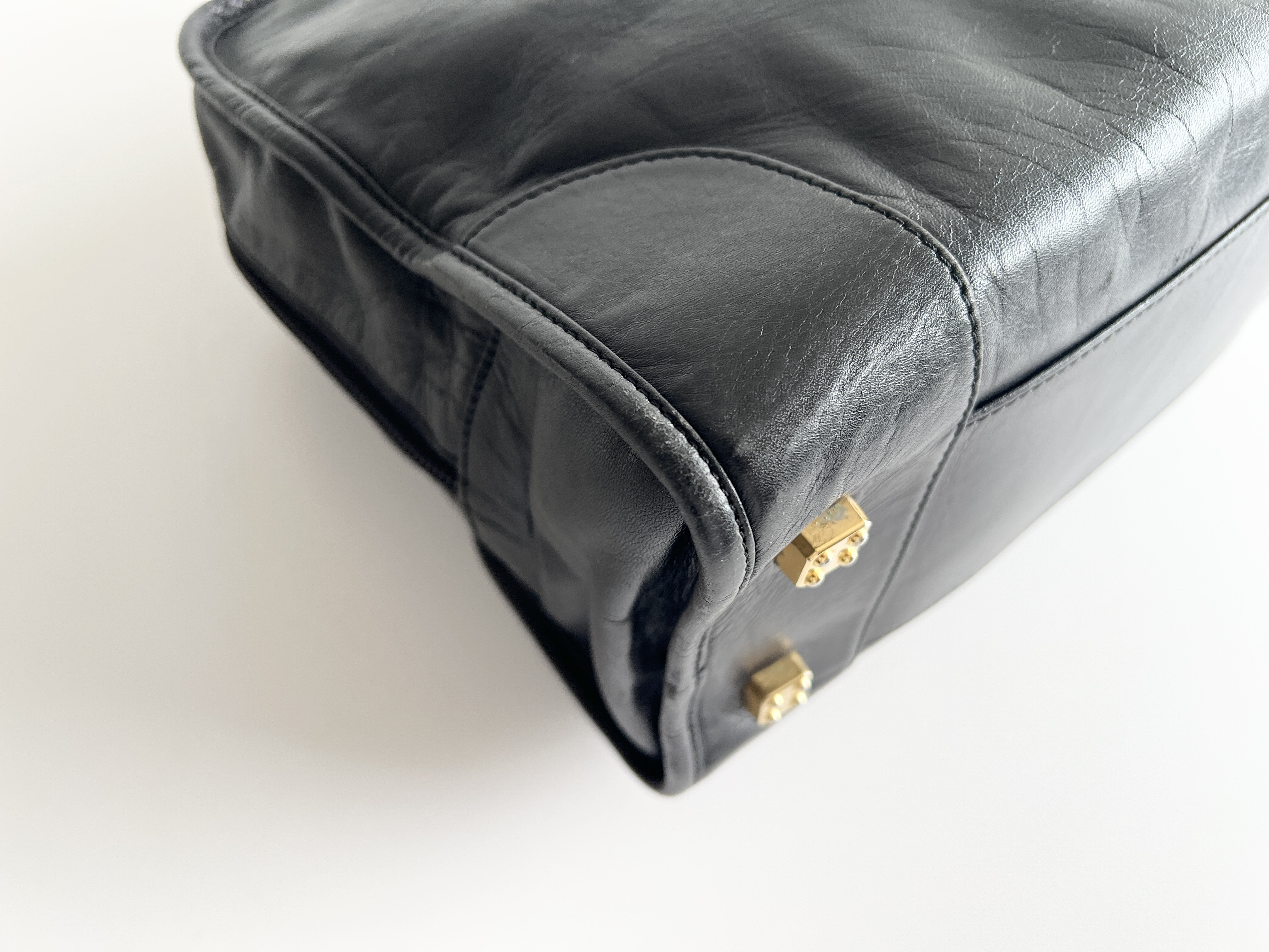 Amazona 32 Anagram Logo Leather Ostrich Leather Mini Boston Bag Handbag — view 10
