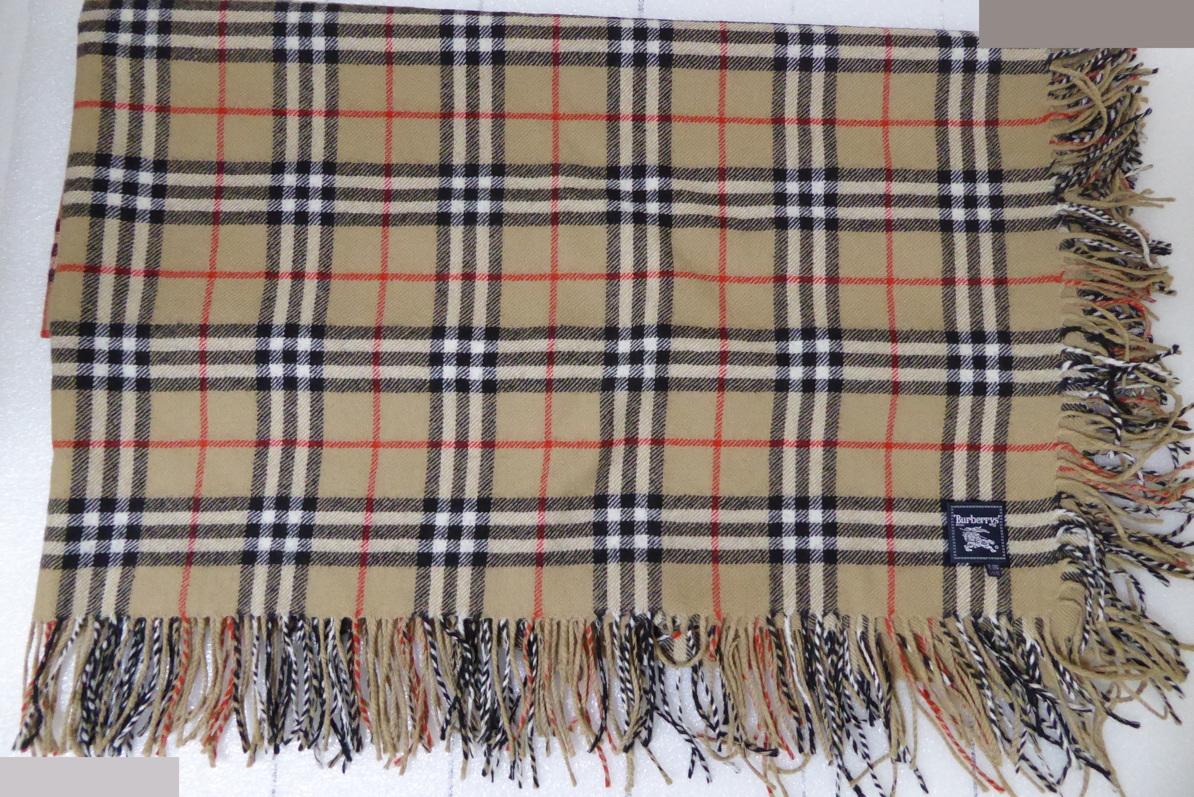 Other lines: Accessories, scarves, shawls, Nova Check — view 2