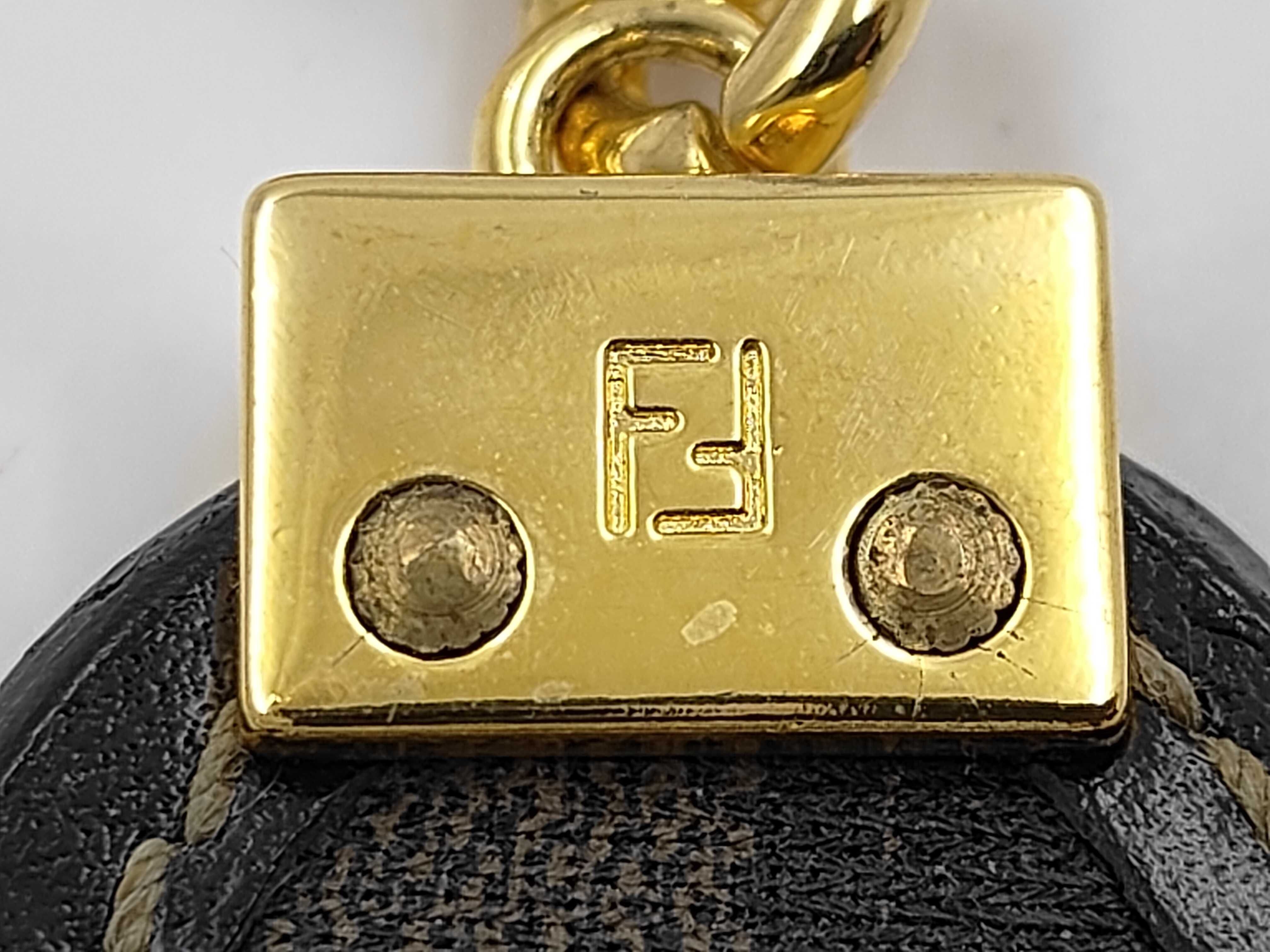 key charm, key case, key holder — view 5