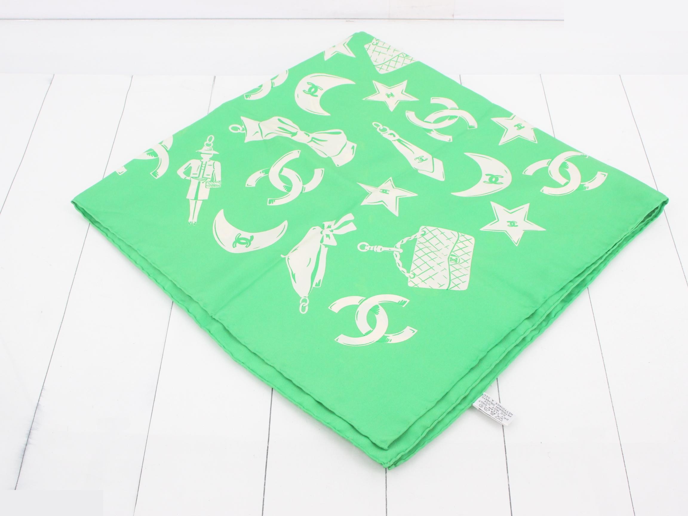Scarf with tag — view 2