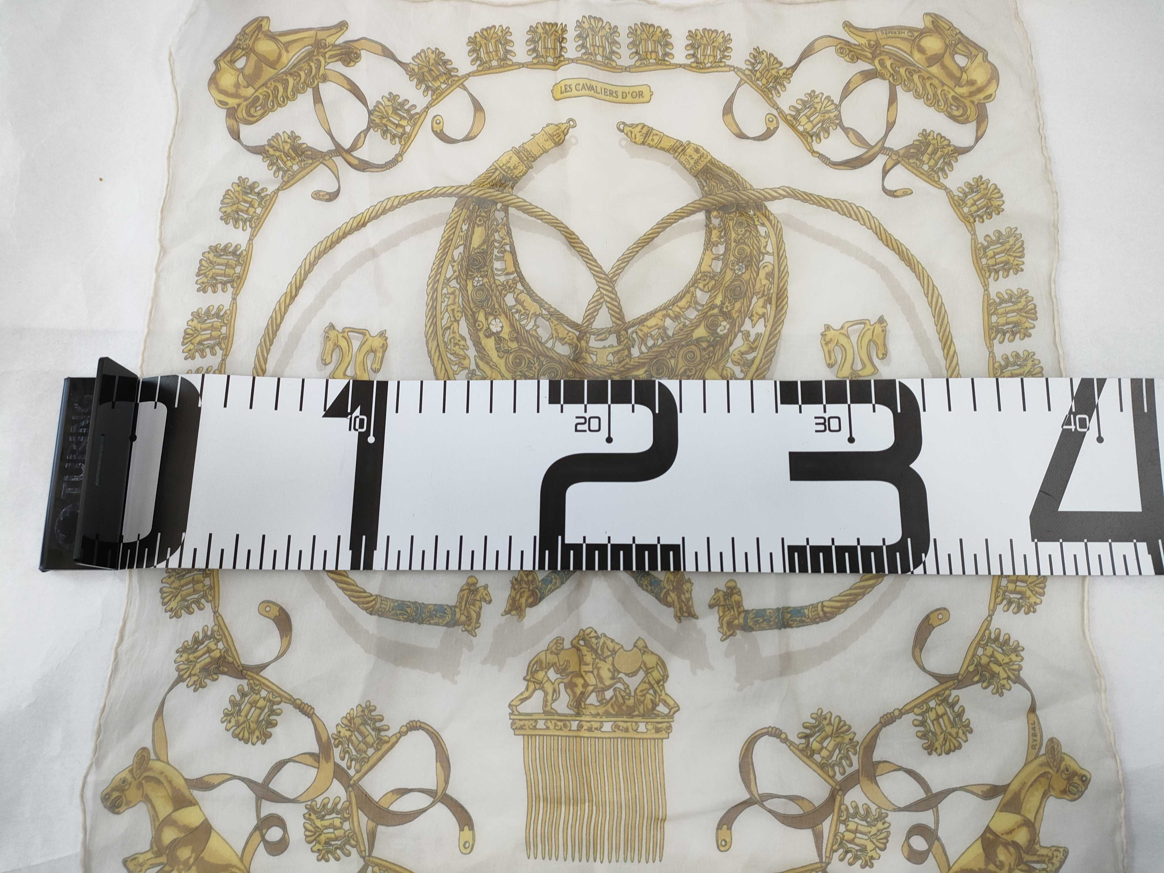Carre 45 LES CAVALIERS DOR (Golden Knights) Scarf and other accessories — view 2