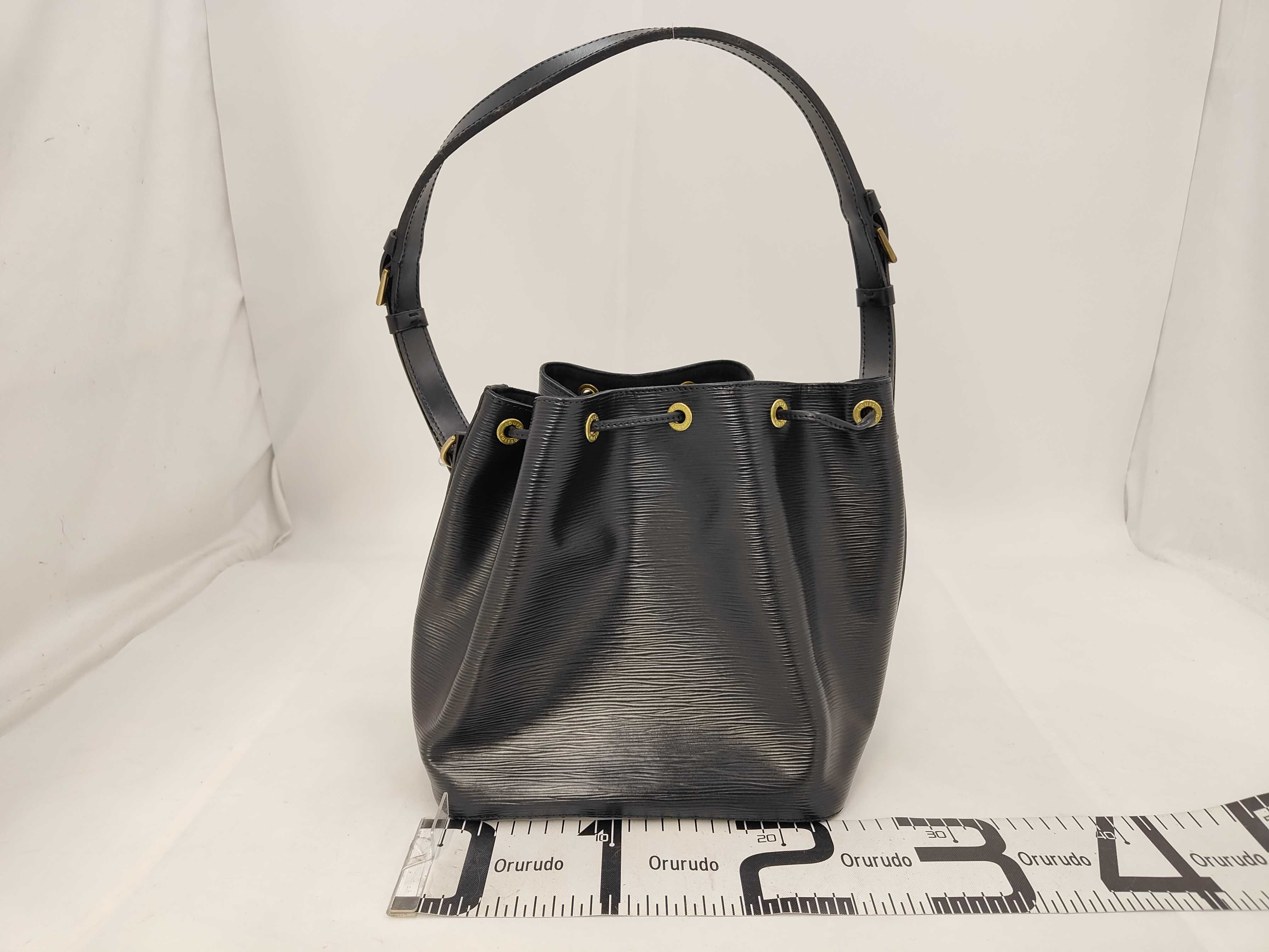 Epi Petit Noé Shoulder Bag — view 2
