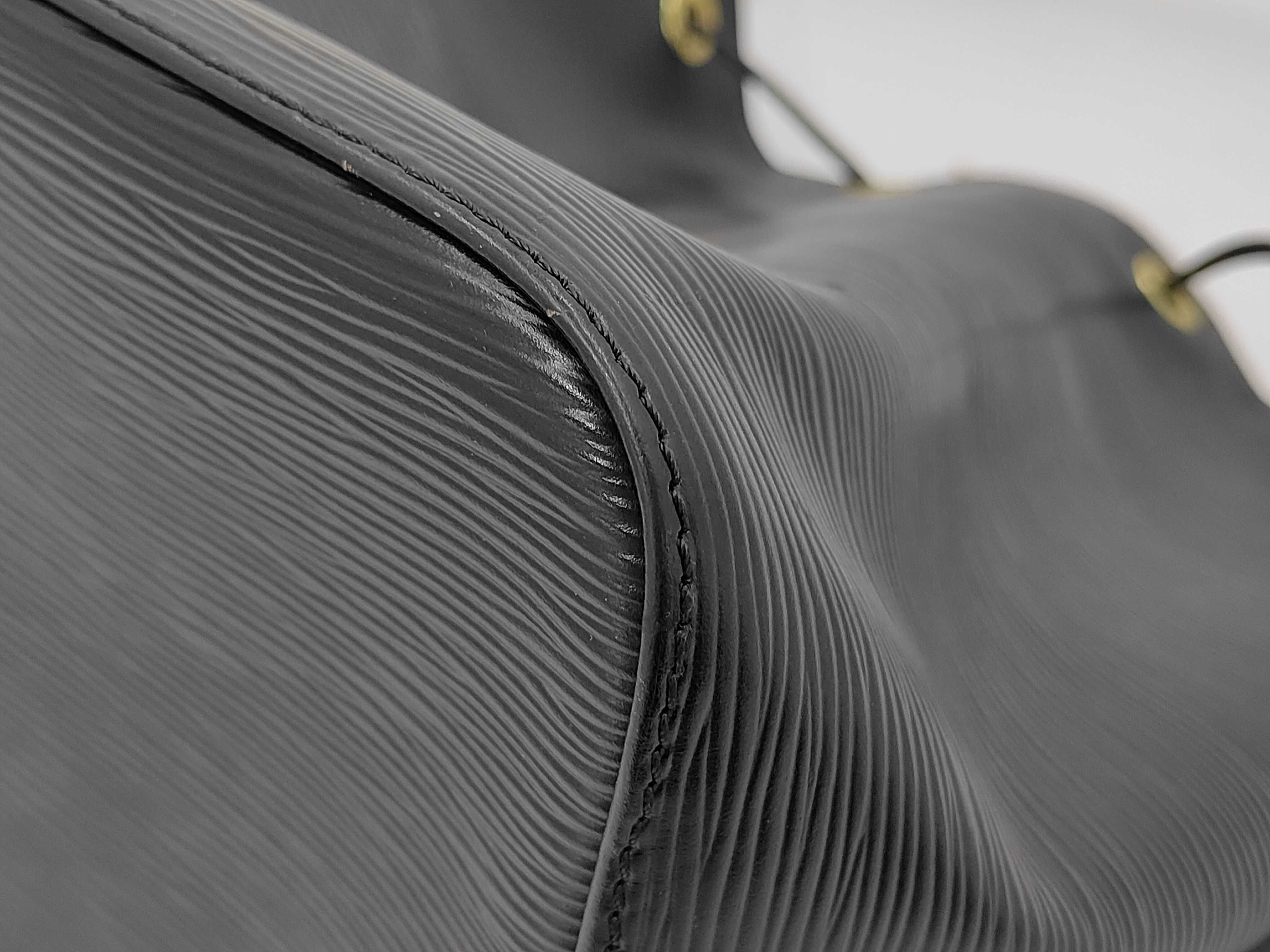 Epi Petit Noé Shoulder Bag — view 3