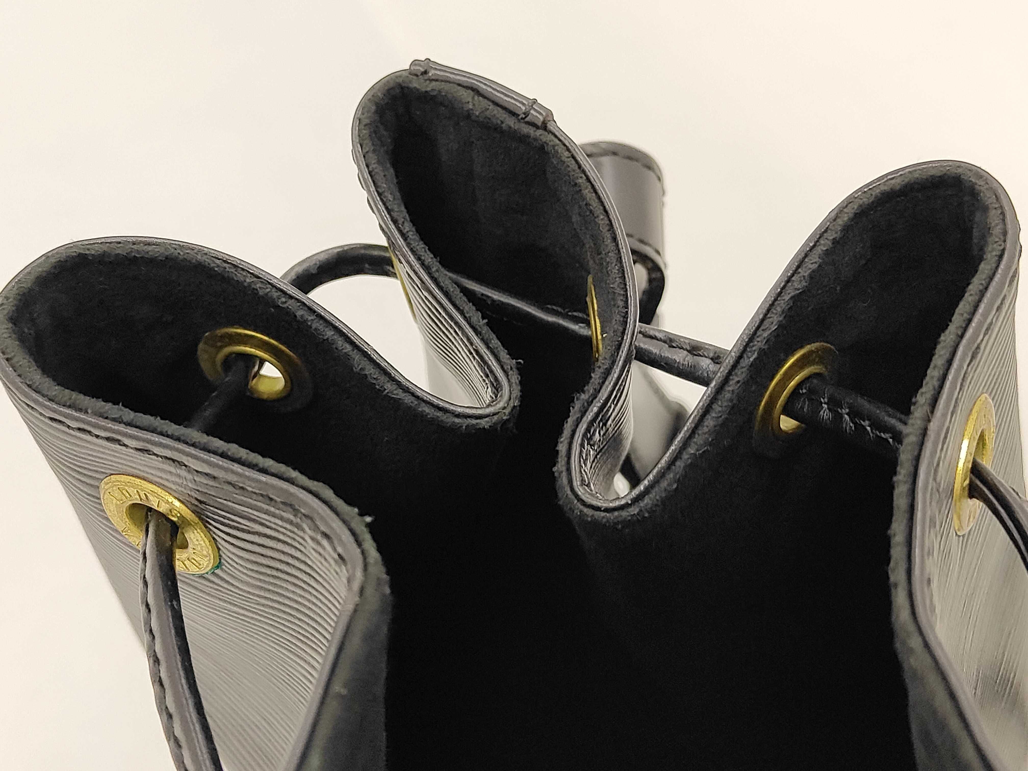 Epi Petit Noé Shoulder Bag — view 9