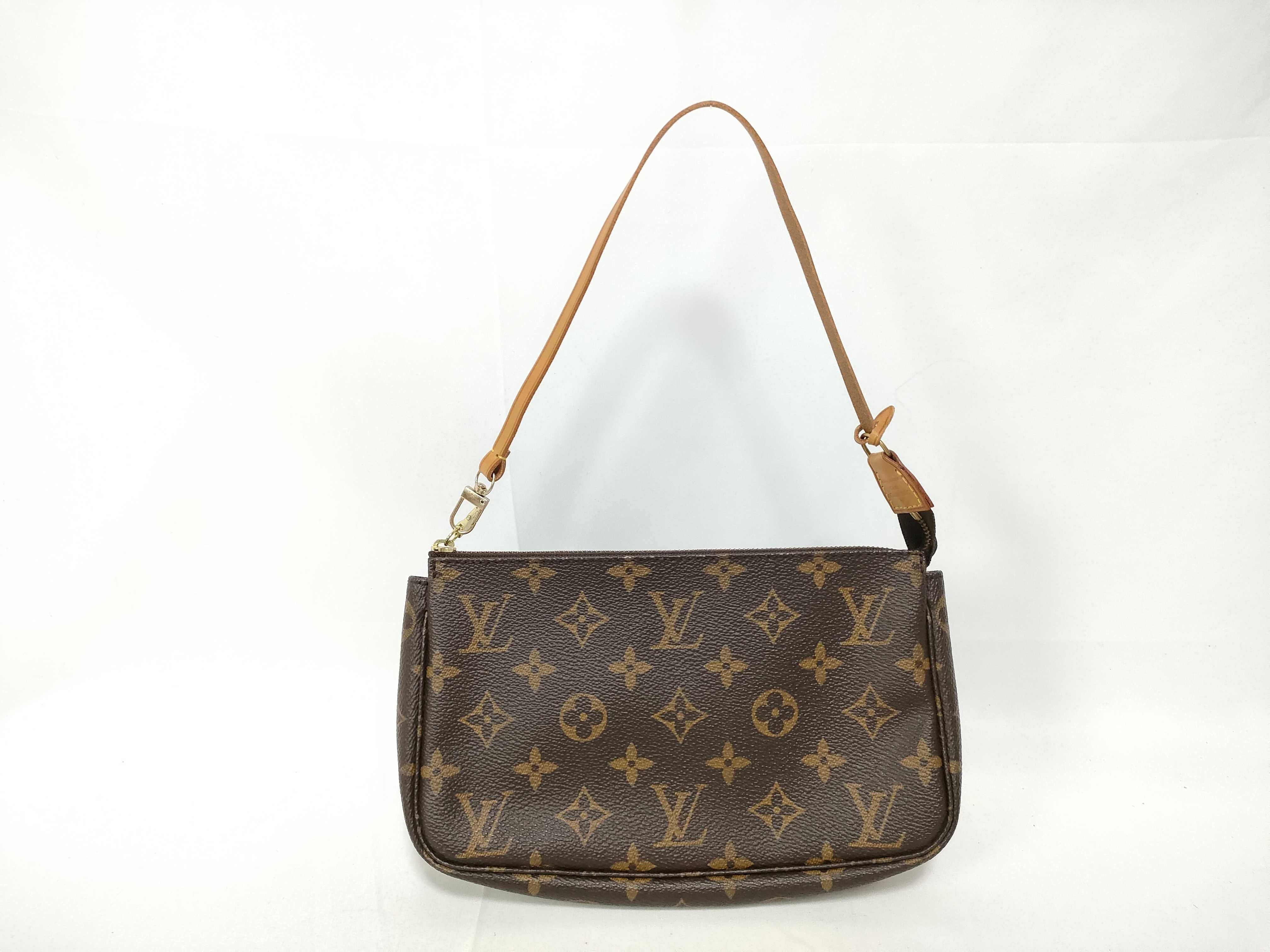 Monogram Louis Vuitton Monogram Accessoires AR0968 Pouch