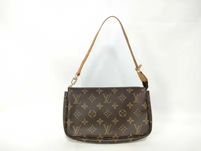 Monogram Louis Vuitton Monogram Accessoires AR0968 Pouch