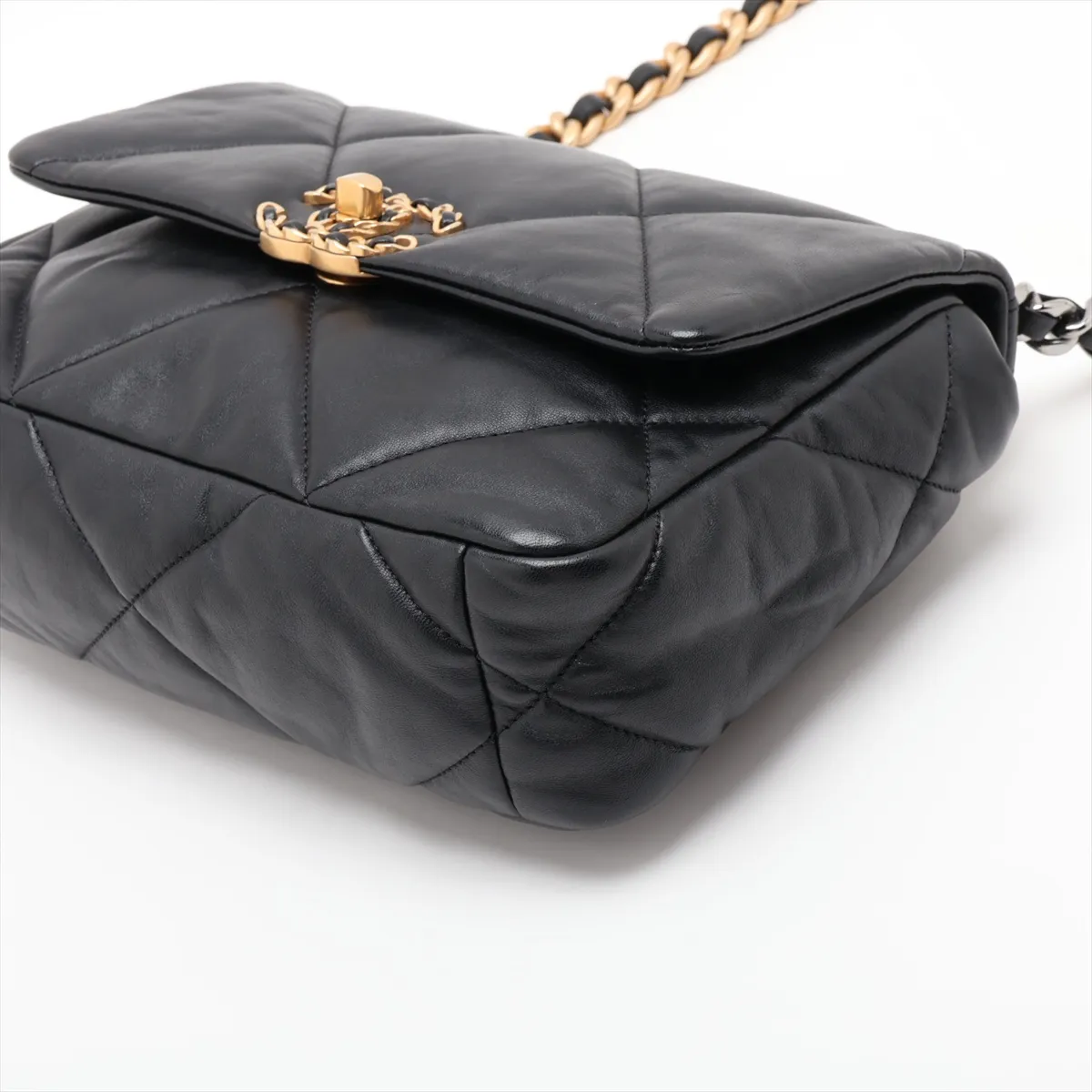 19 Lambskin Chain Shoulder Bag Black Gold x Silver Hardware E0H9XTPJ Random Plate AS1160 — view 3