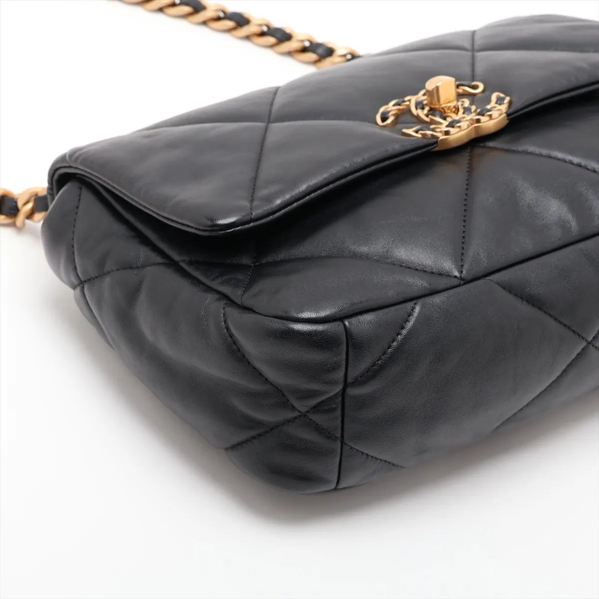 19 Lambskin Chain Shoulder Bag Black Gold x Silver Hardware E0H9XTPJ Random Plate AS1160 — view 4