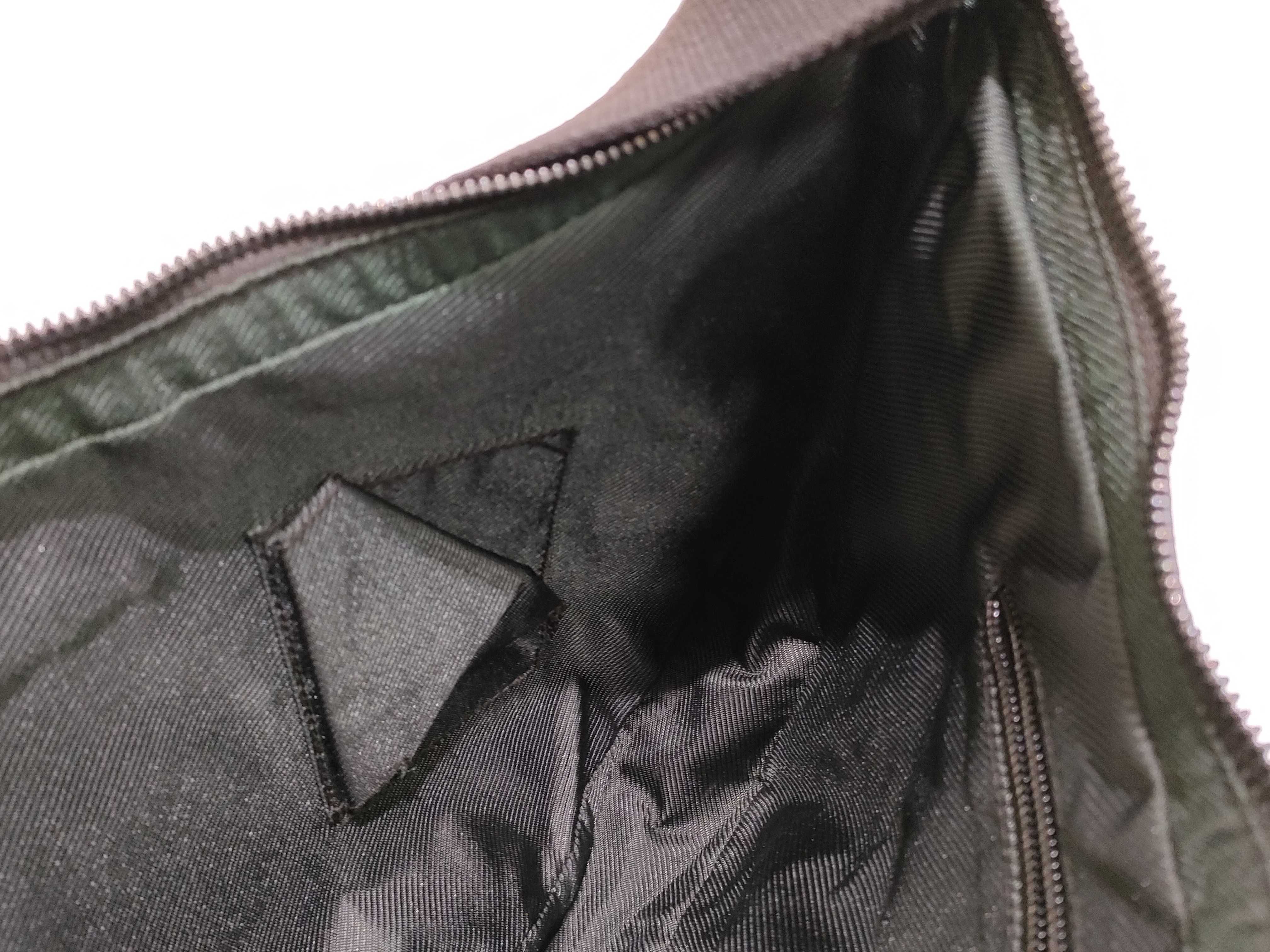 GG Canvas Shoulder Bag — view 12